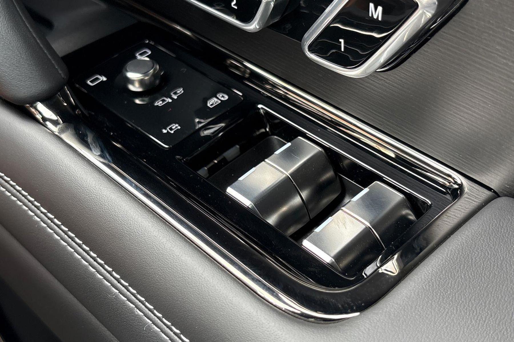Land Rover Range Rover Sport view 31