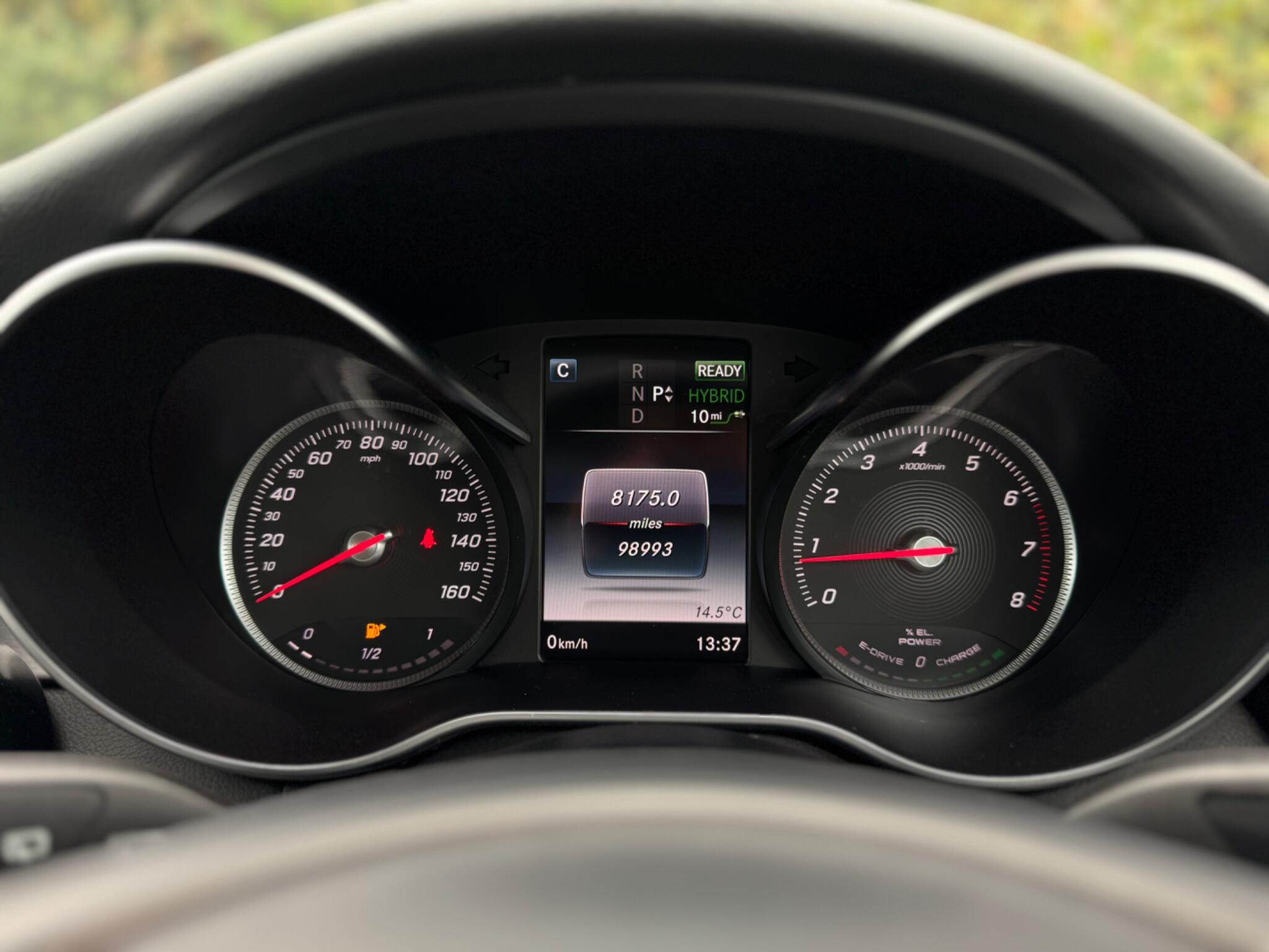 Mercedes-Benz C-Class view 31