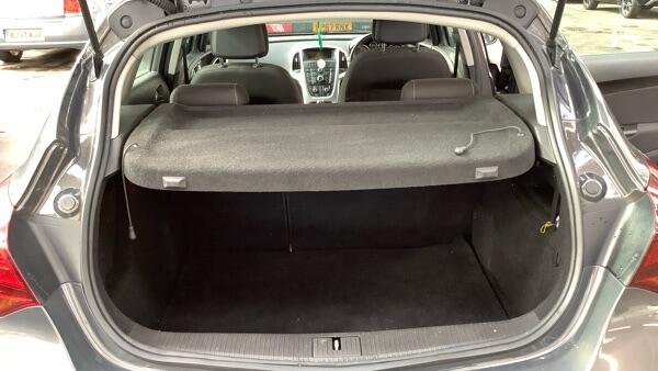 Vauxhall Astra view 9