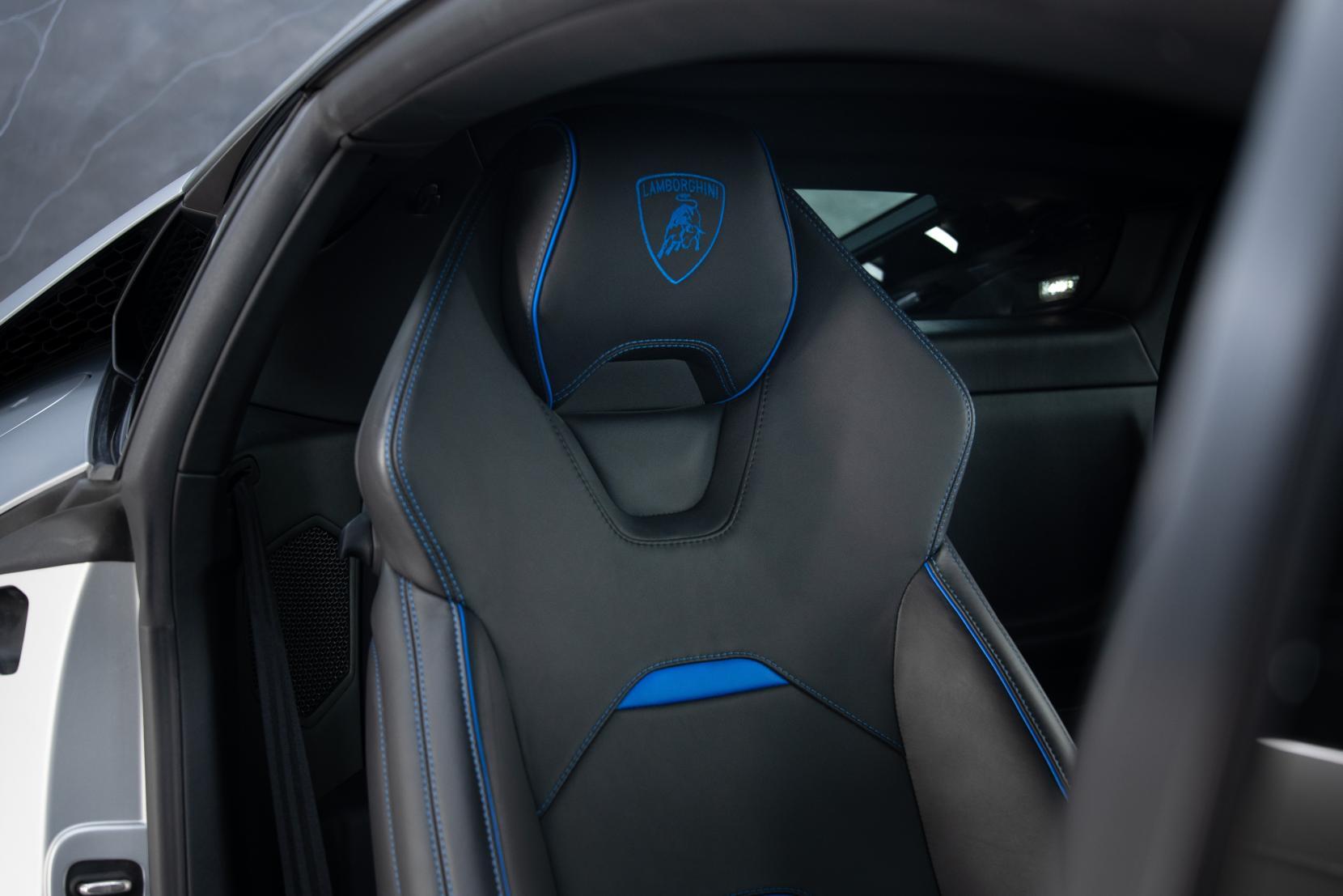 Lamborghini Huracan view 8