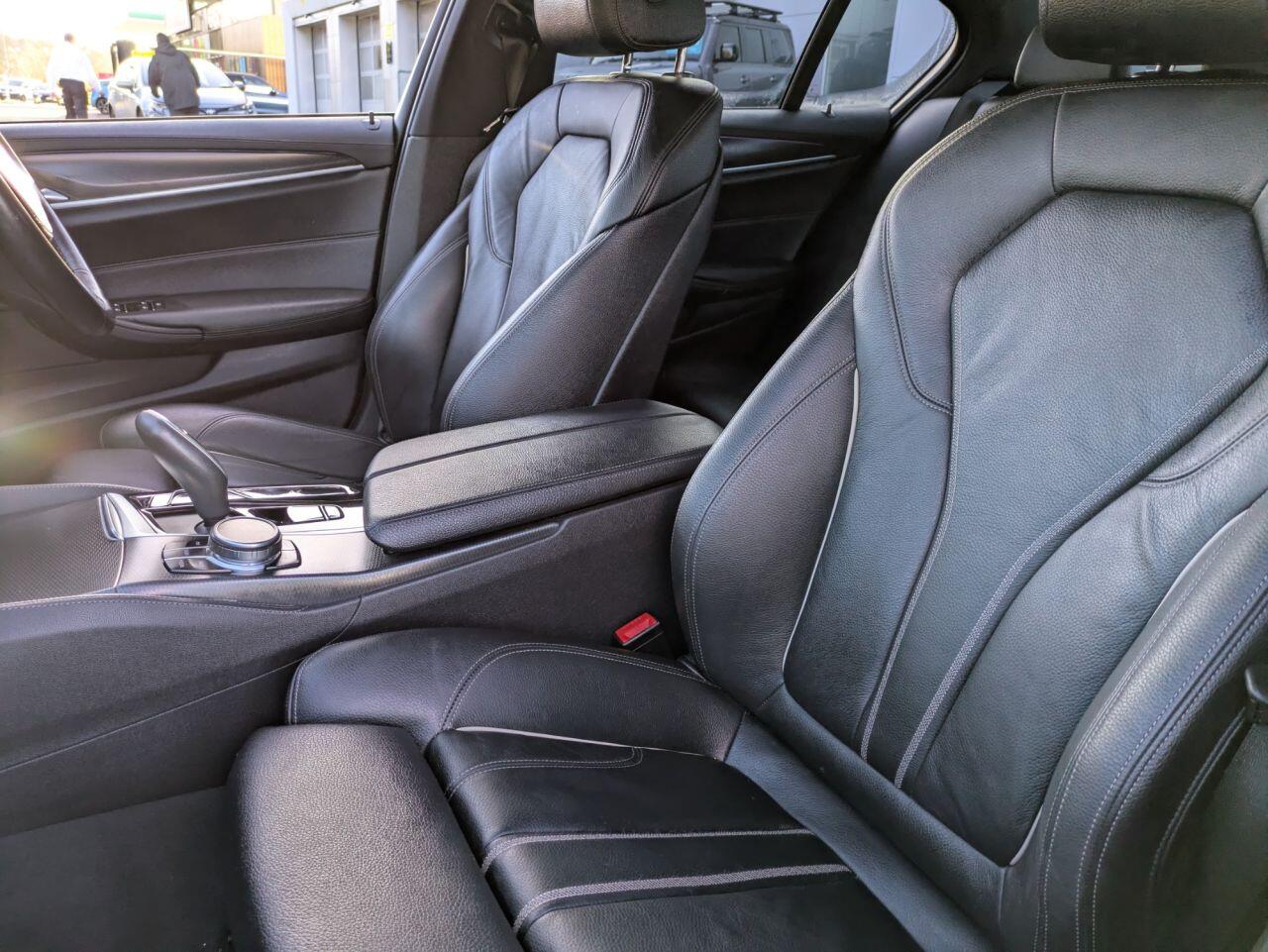 BMW 5 Series view 9