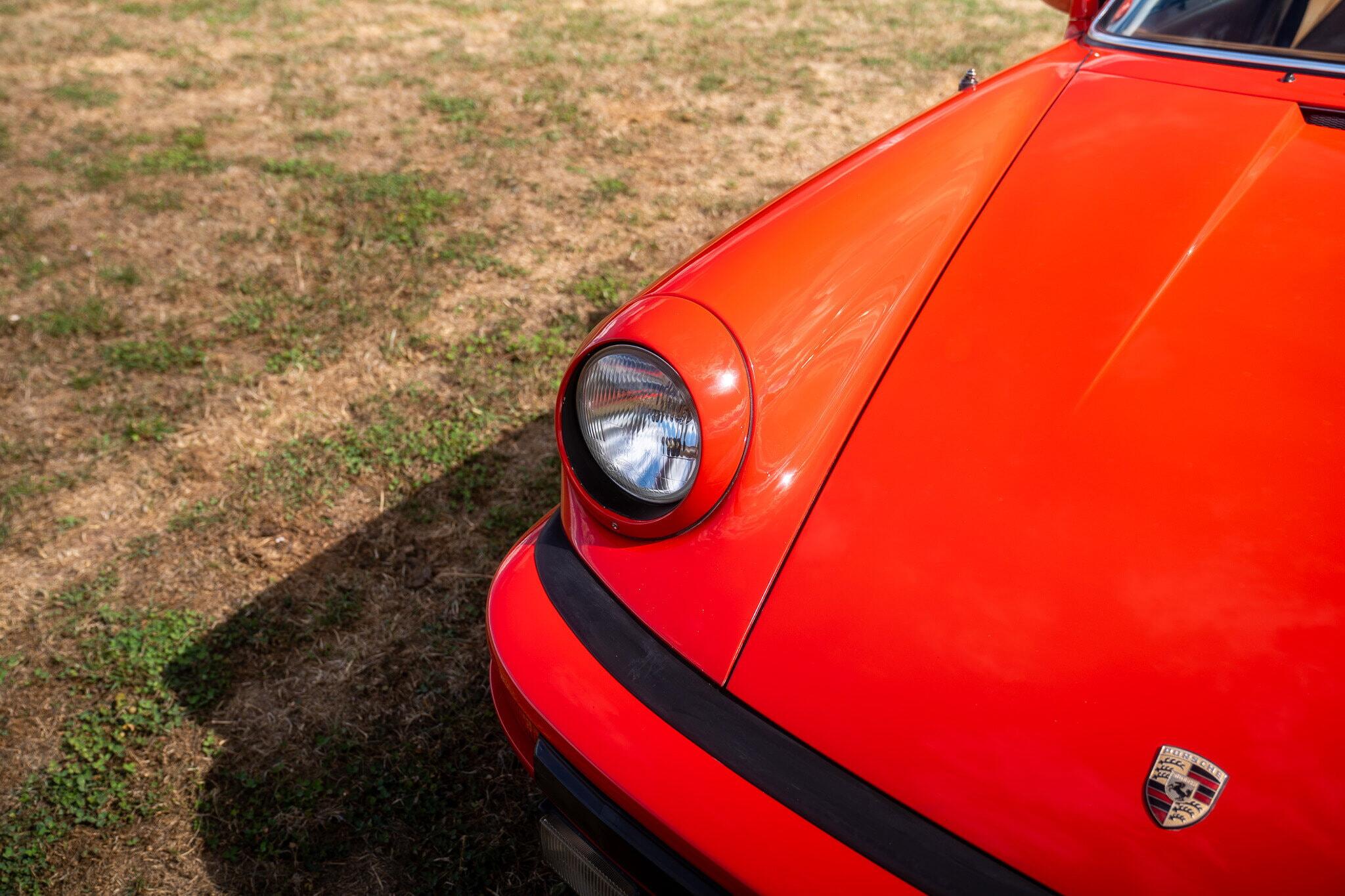 Porsche 911 view 36