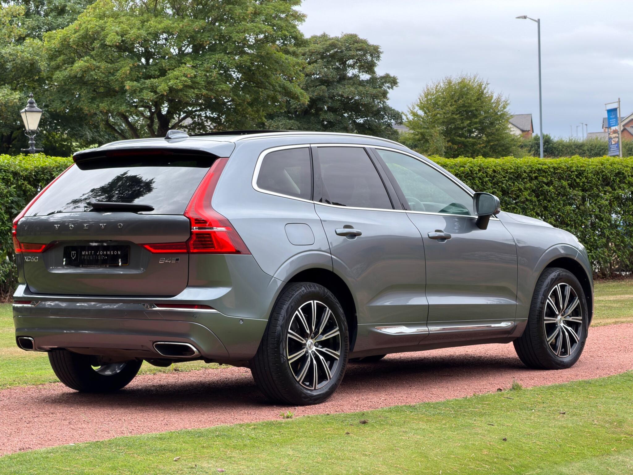 Volvo XC60 view 11