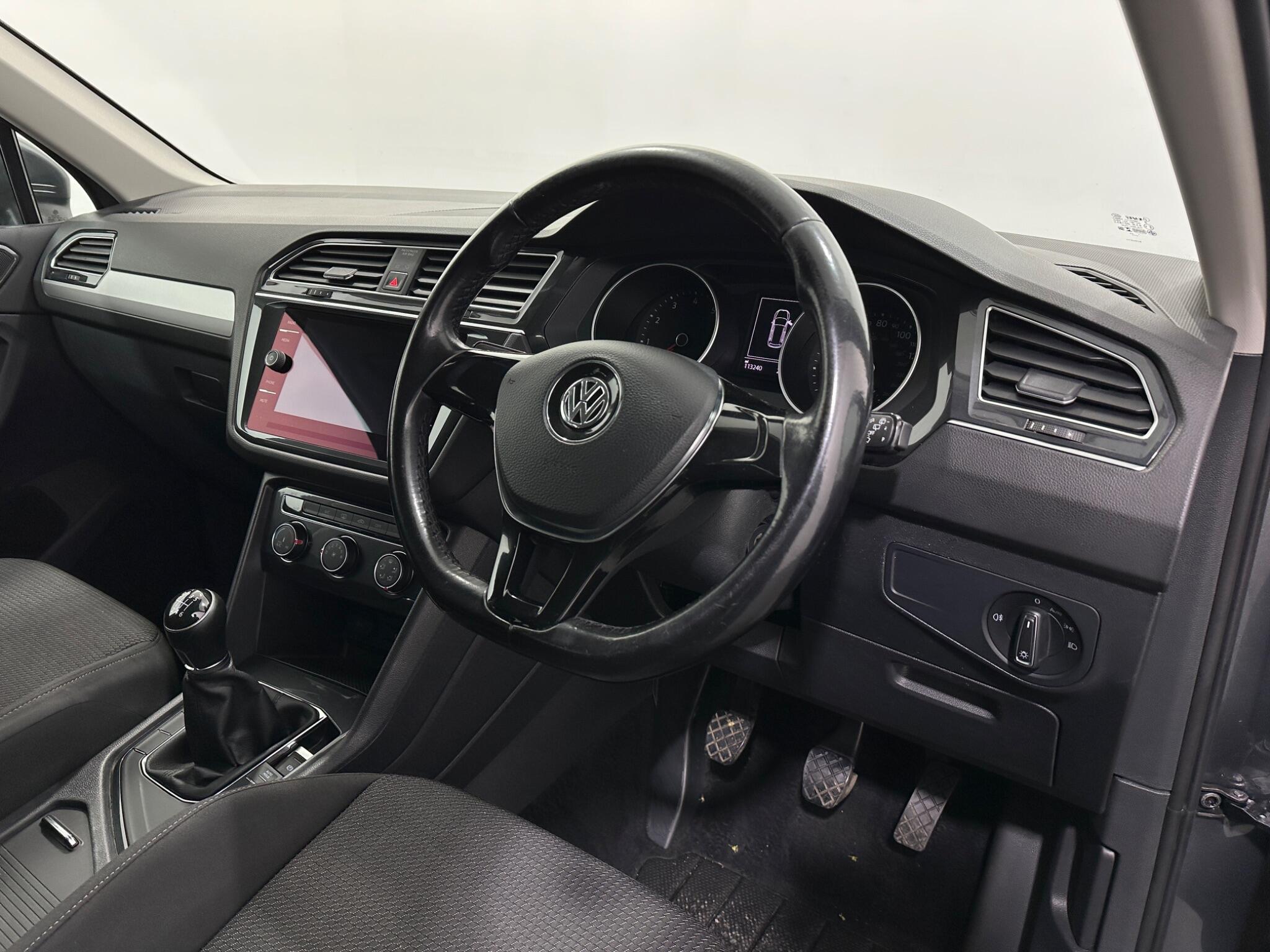 Volkswagen Tiguan view 11