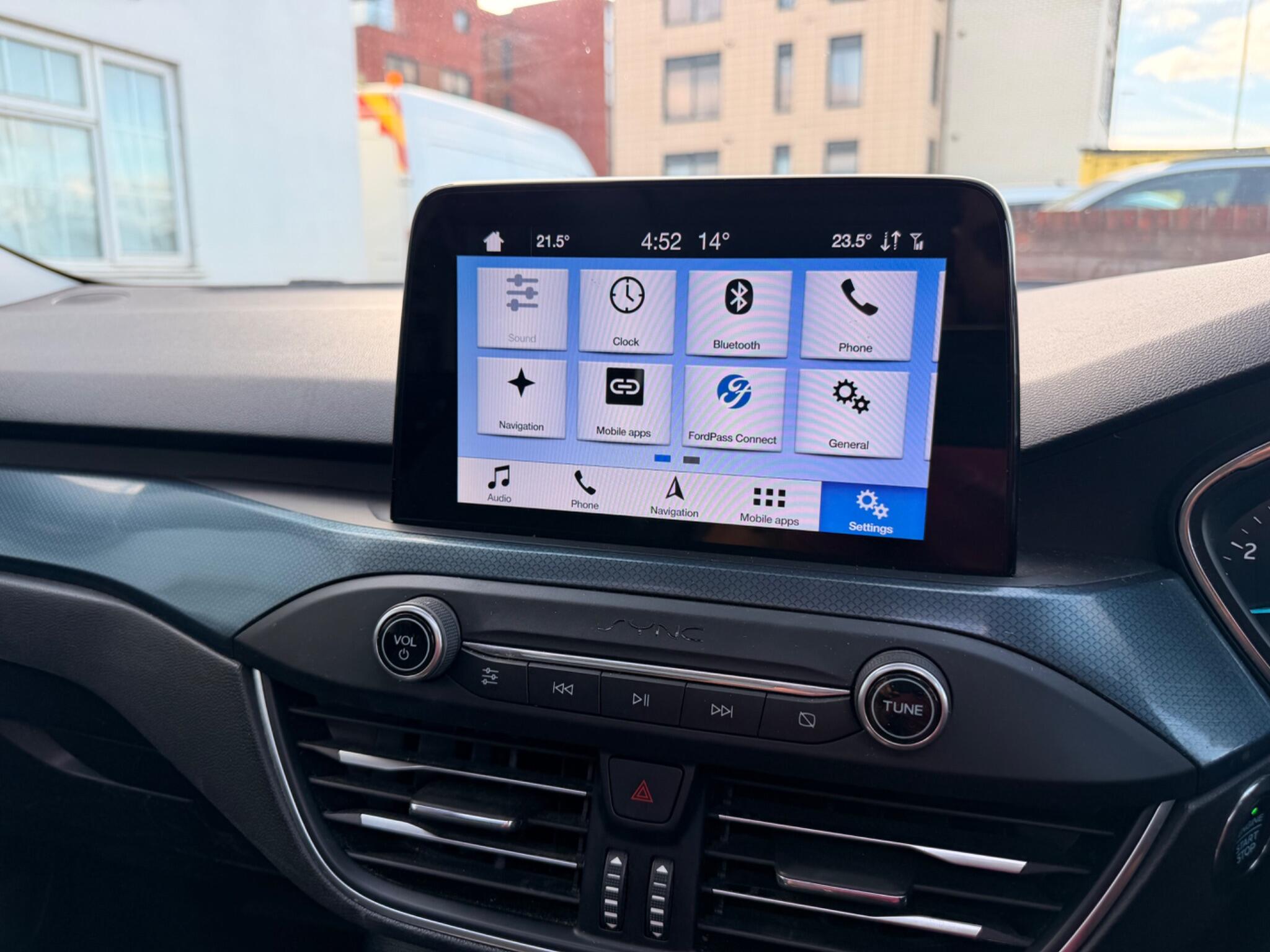 Ford Focus view 16