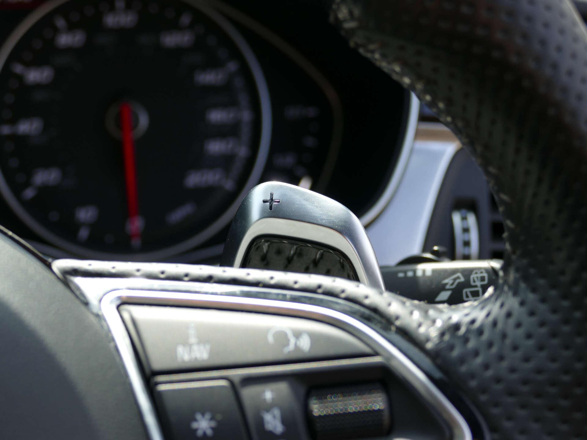 Audi RS6 Avant view 57