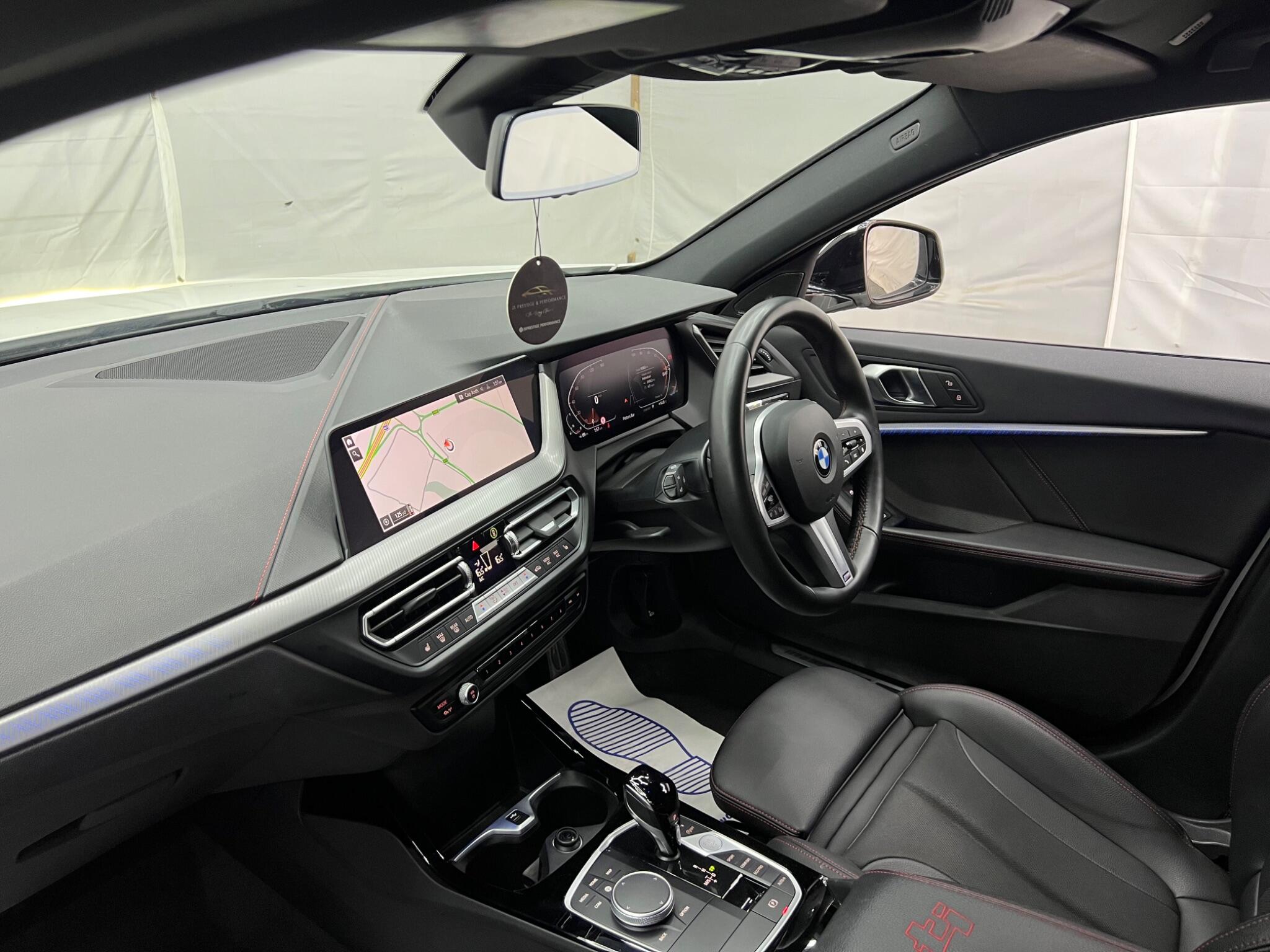 BMW 1 Series view 16