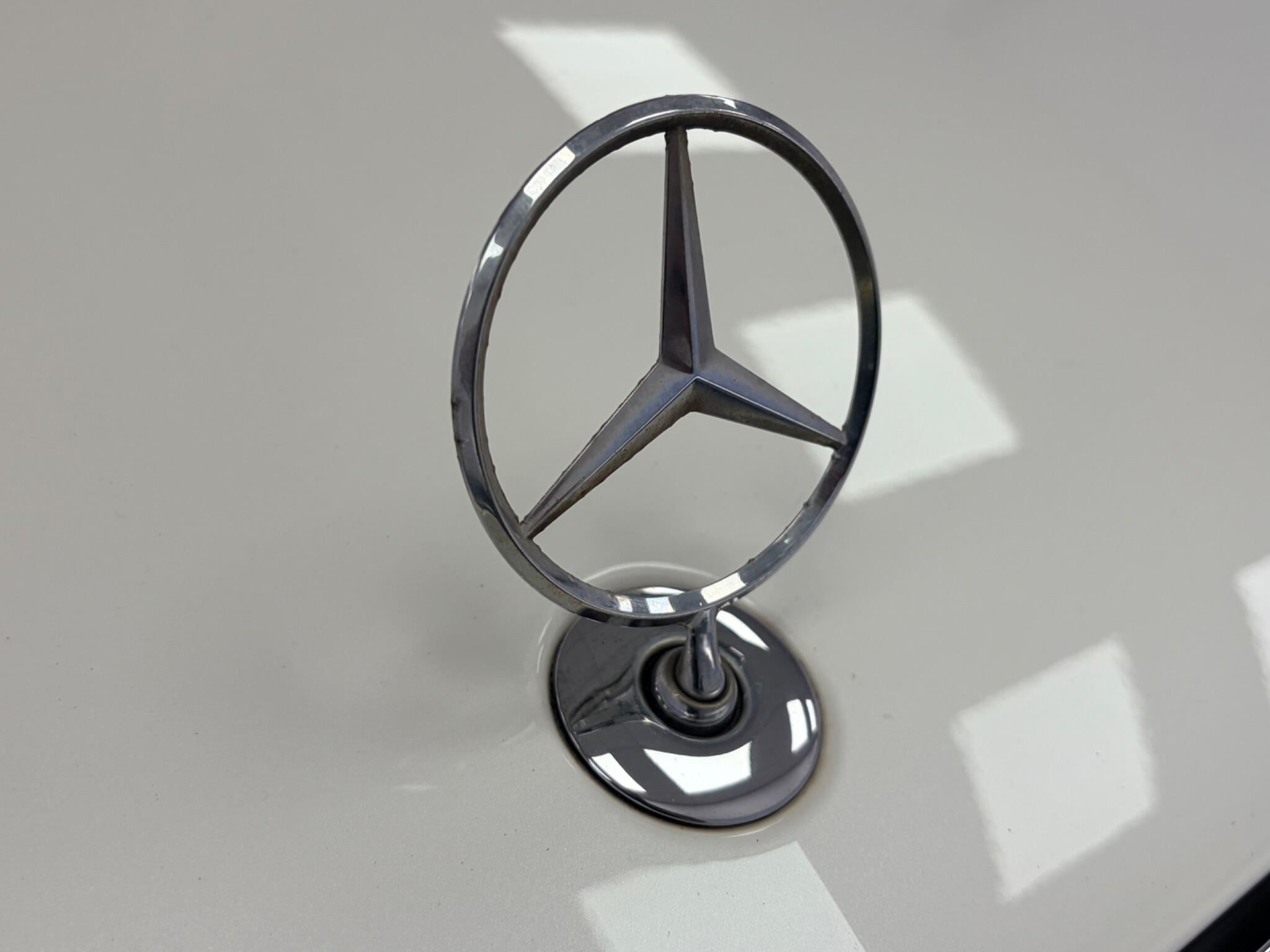 Mercedes-Benz S-Class view 34