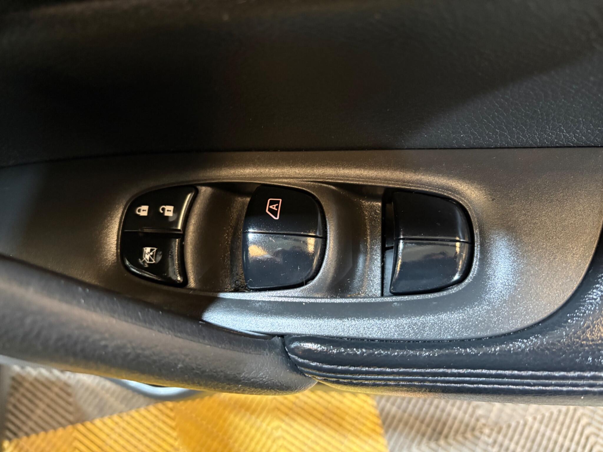 Nissan X-Trail view 37