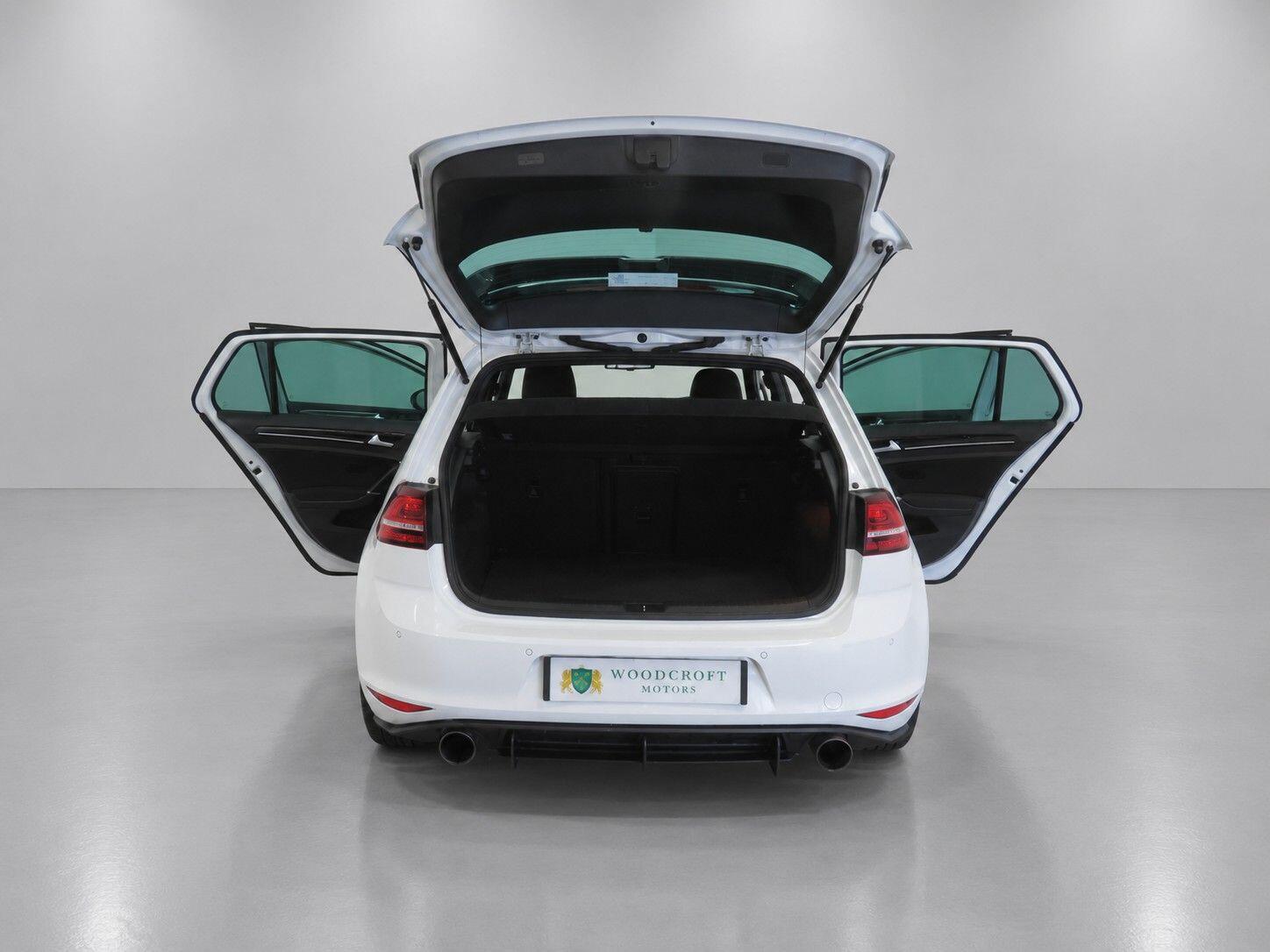 Volkswagen Golf view 21