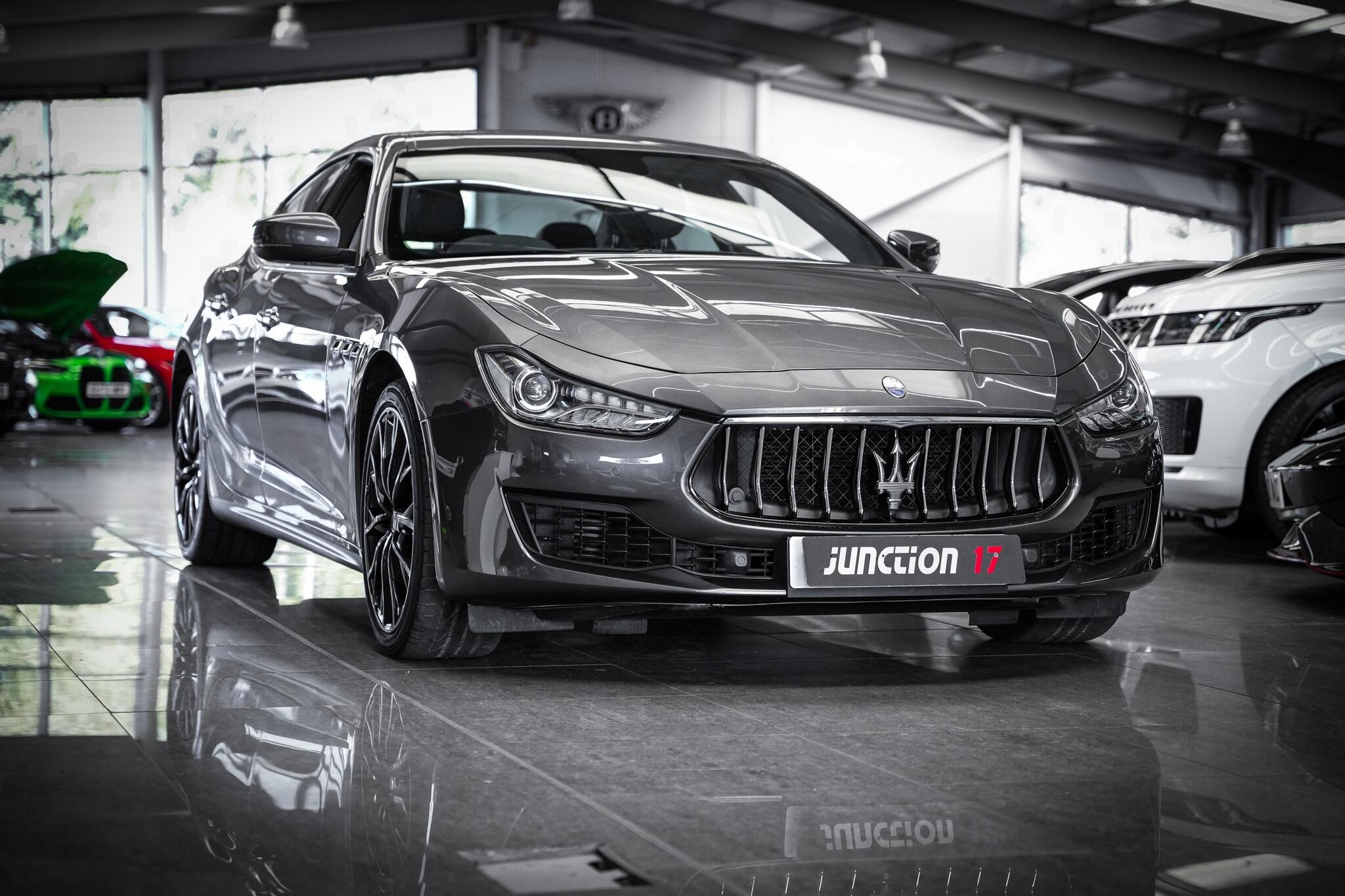 Maserati Ghibli view 10