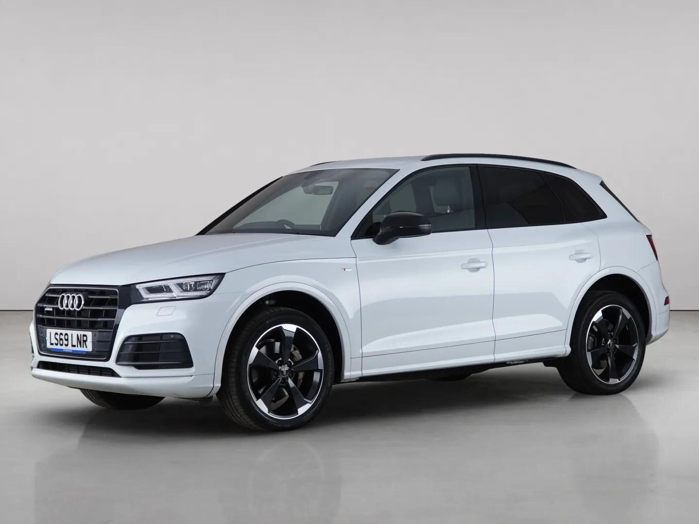Audi Q5 view 2