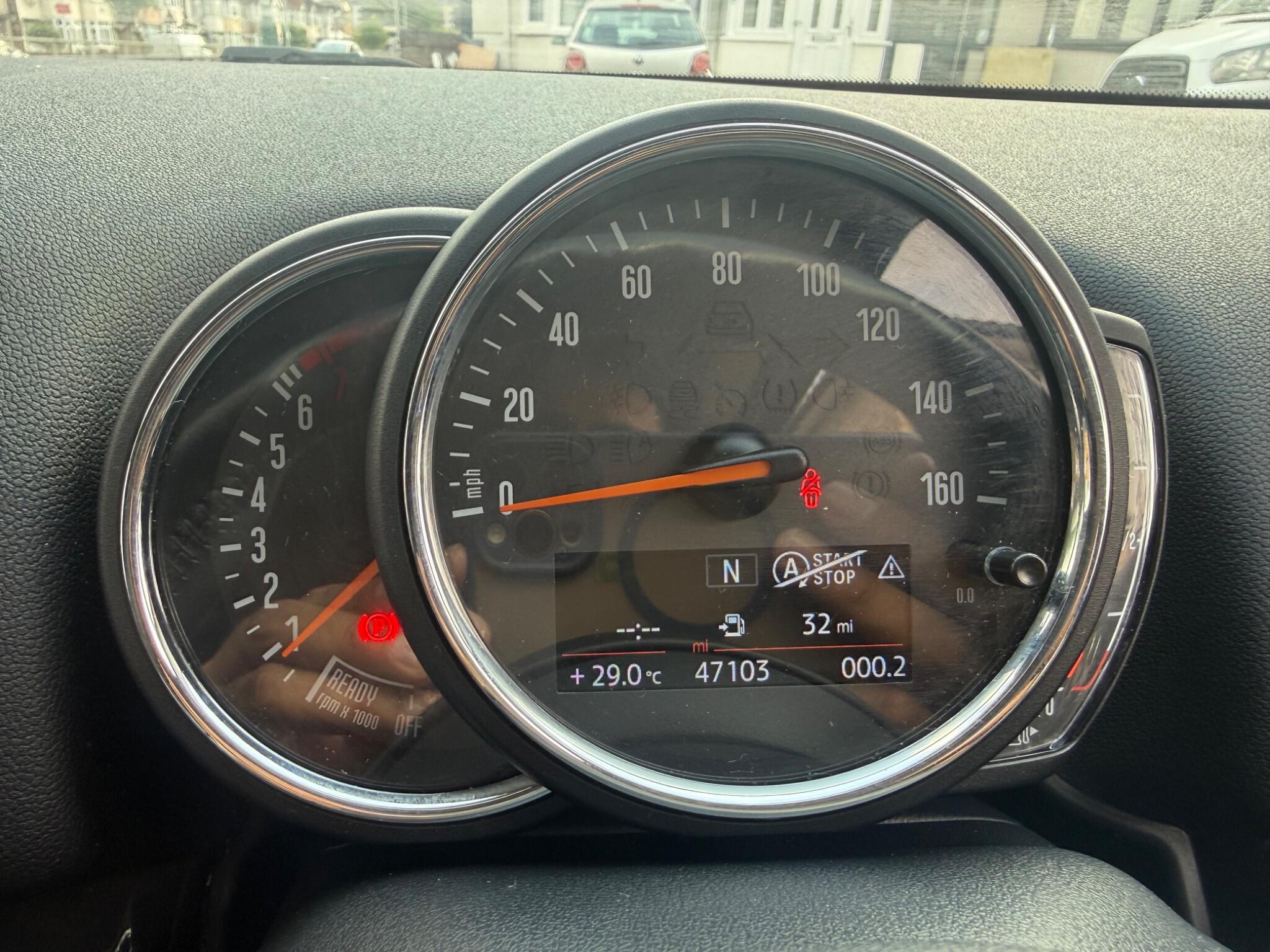 Mini Countryman view 22