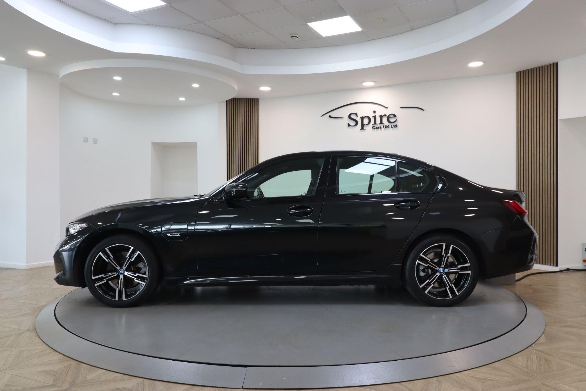 BMW 3 Series view 9