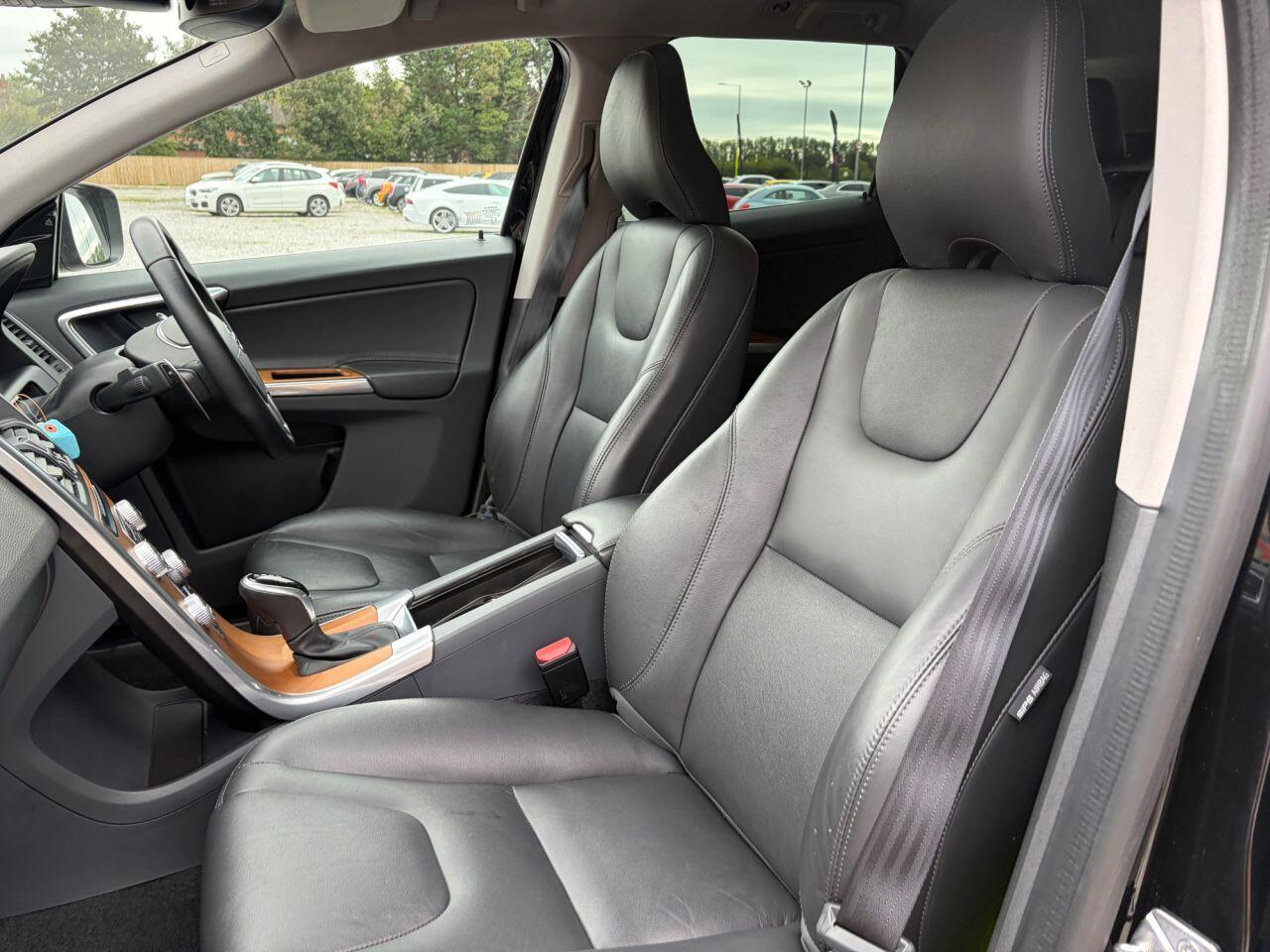 Volvo XC60 view 18