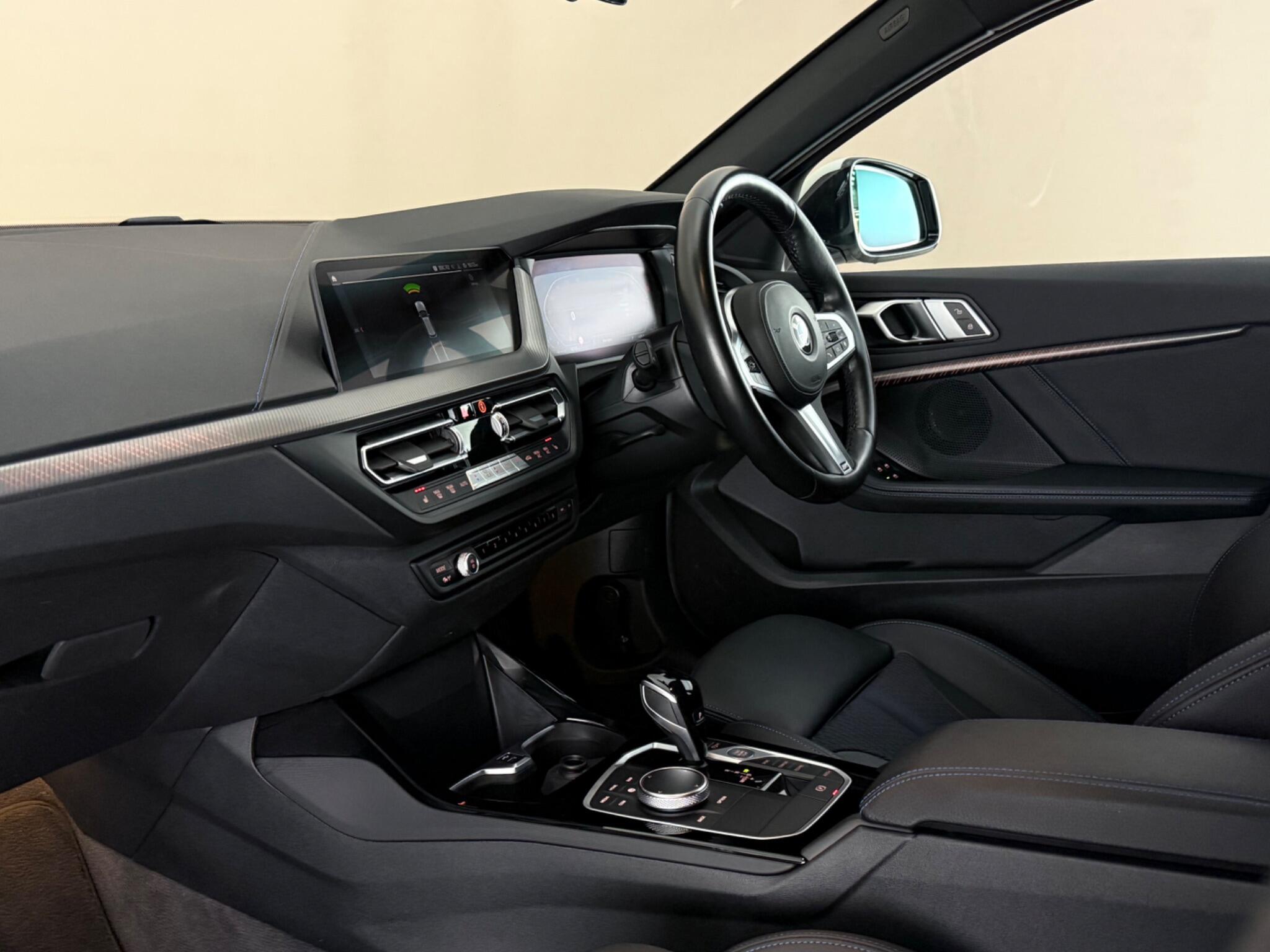 BMW 1 Series view 12