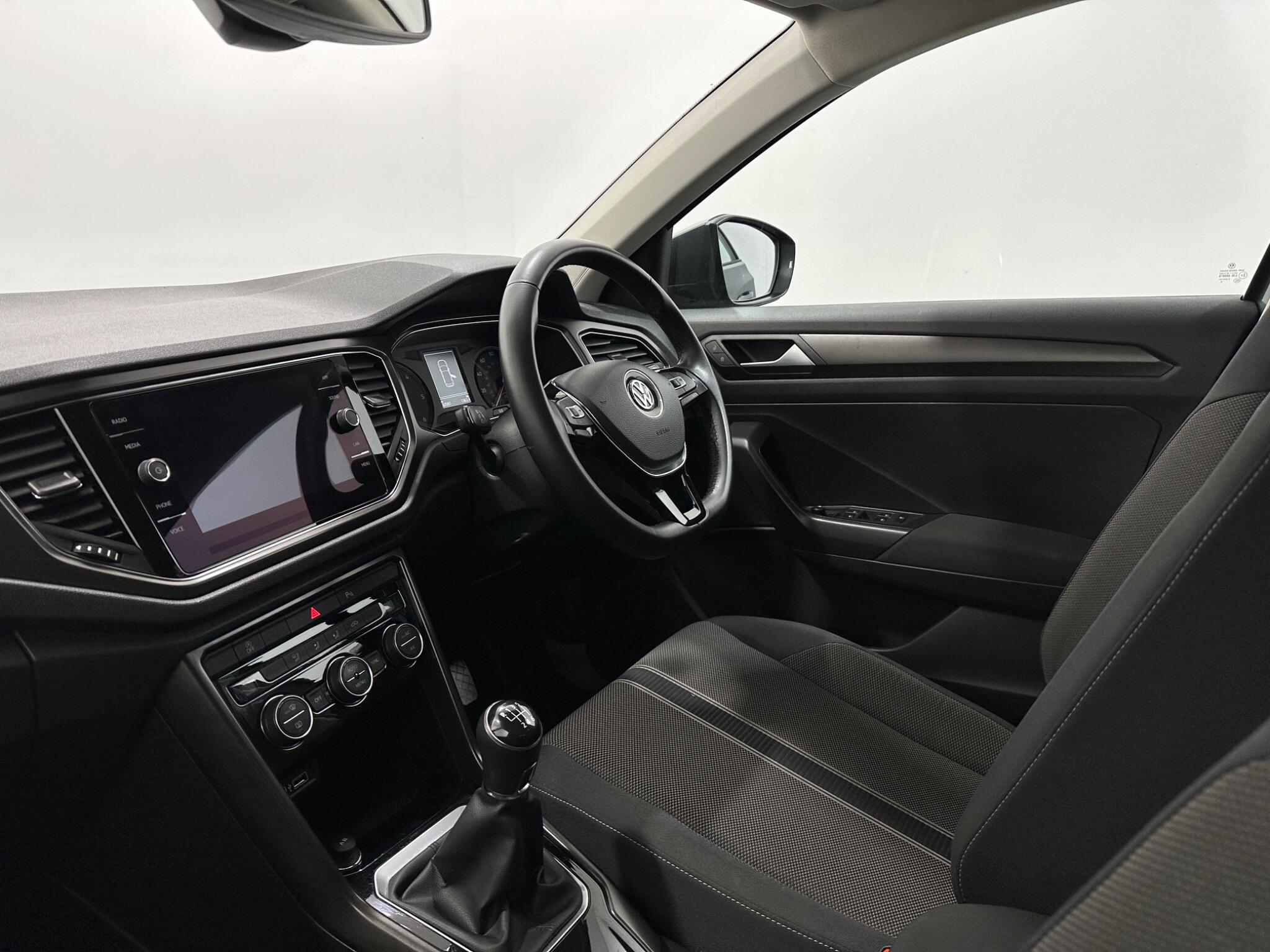 Volkswagen T-Roc view 30