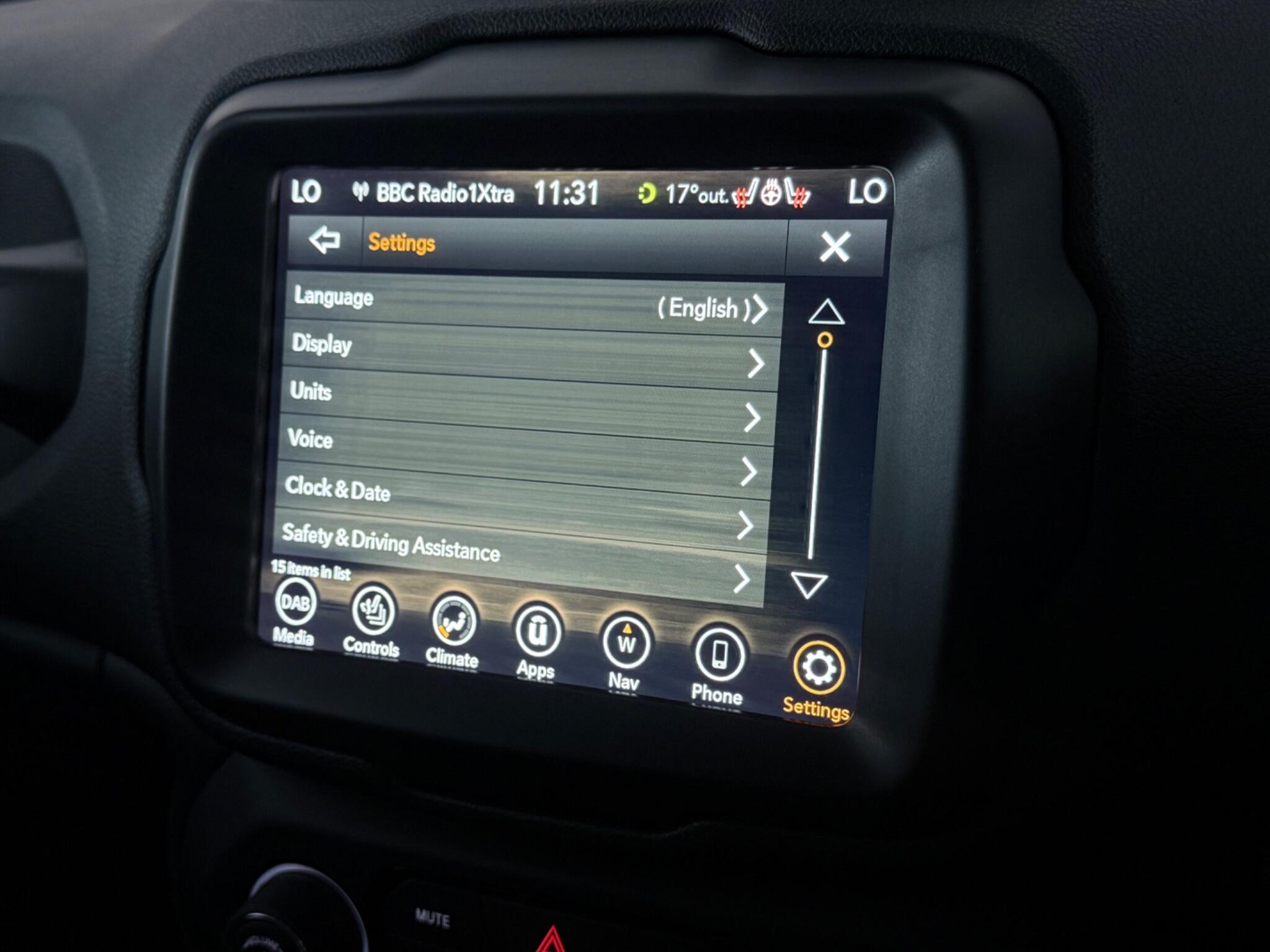 Jeep Renegade view 27