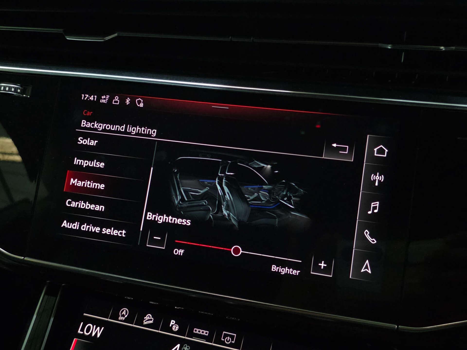 Audi Q8 view 39