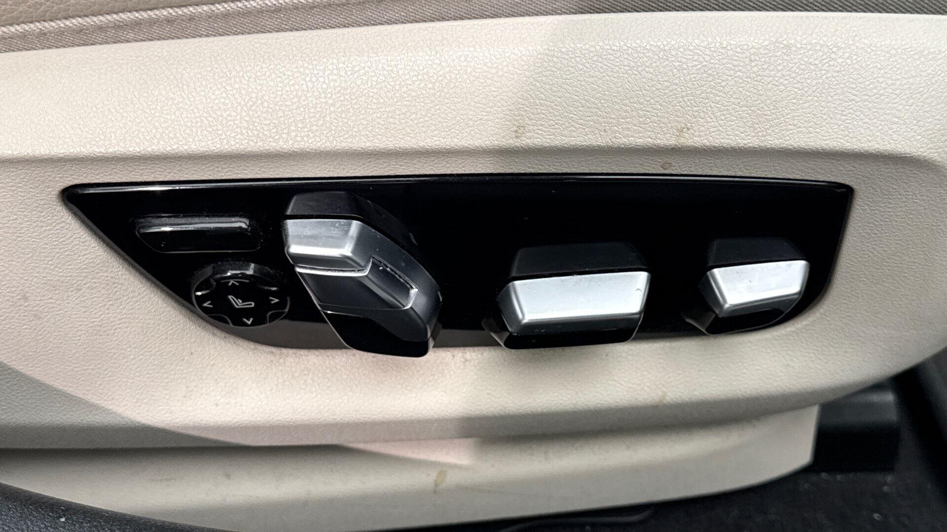 BMW 5 Series view 31