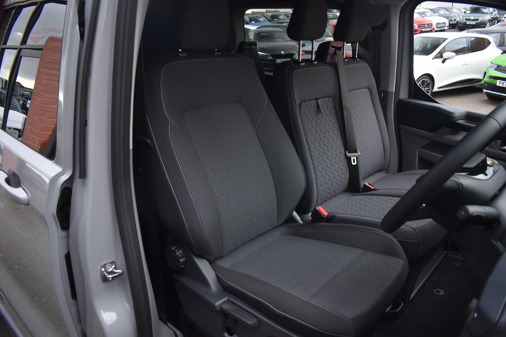 Ford Transit Custom view 34