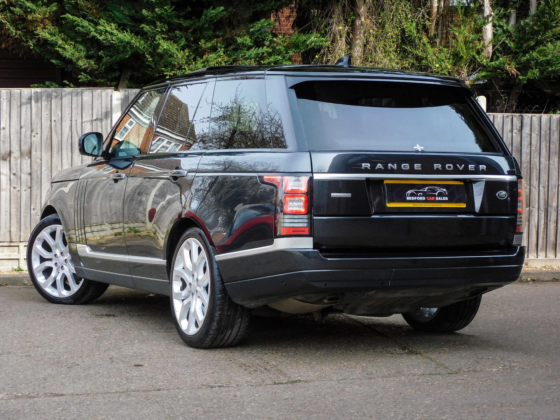 Land Rover Range Rover view 3