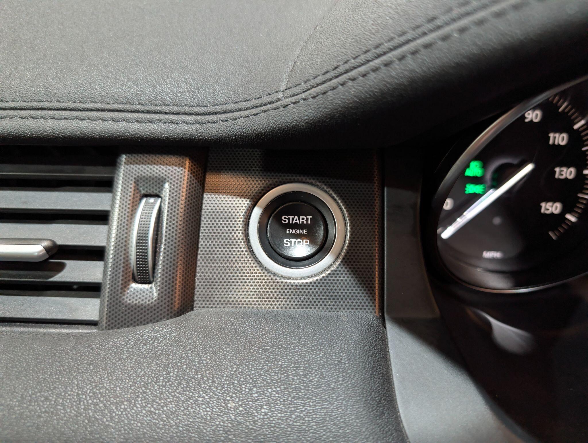 Land Rover Range Rover Evoque view 32