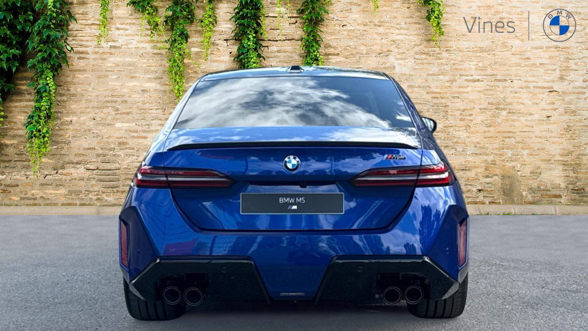 BMW M5 view 15