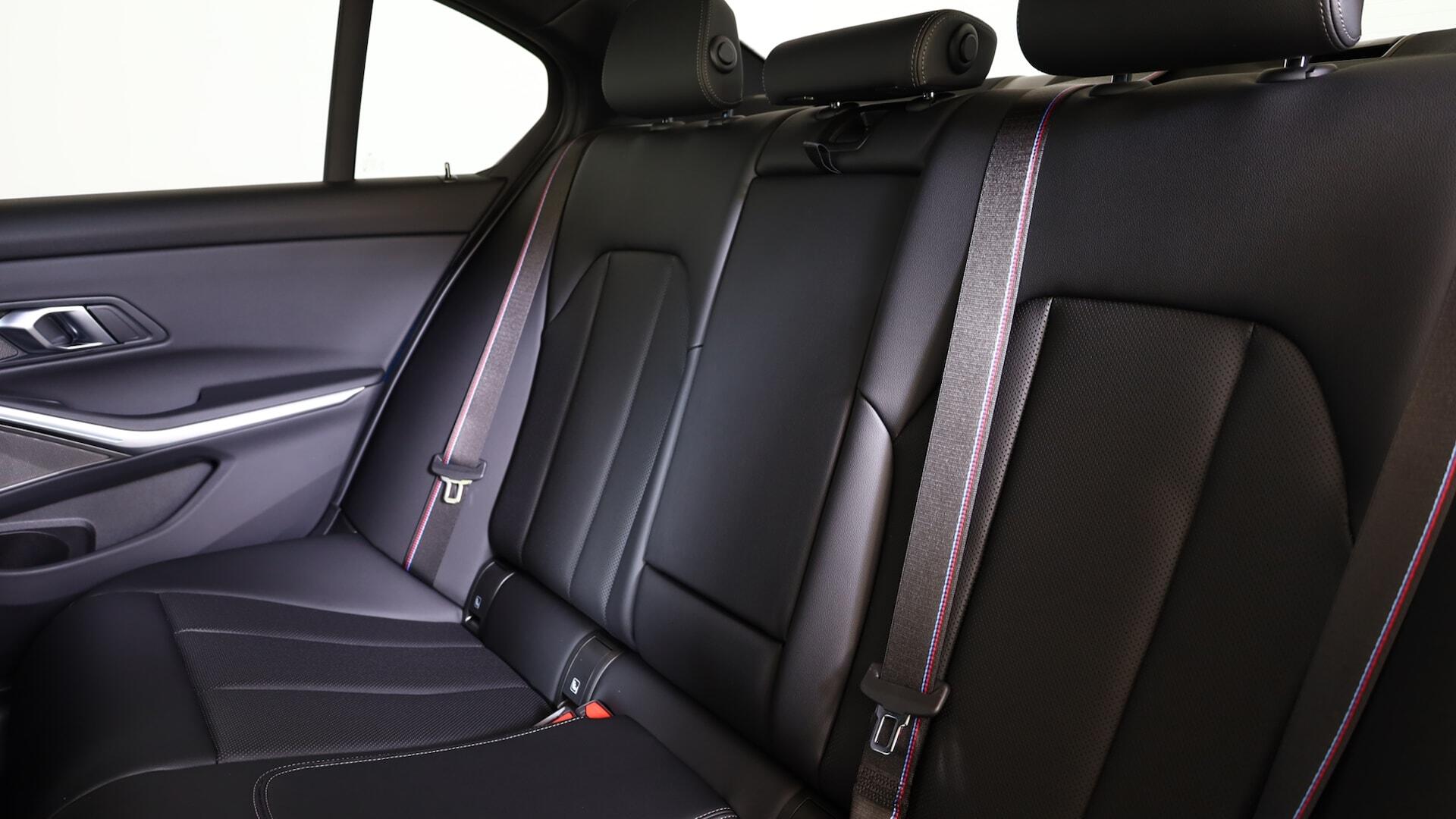 BMW 3 Series view 12