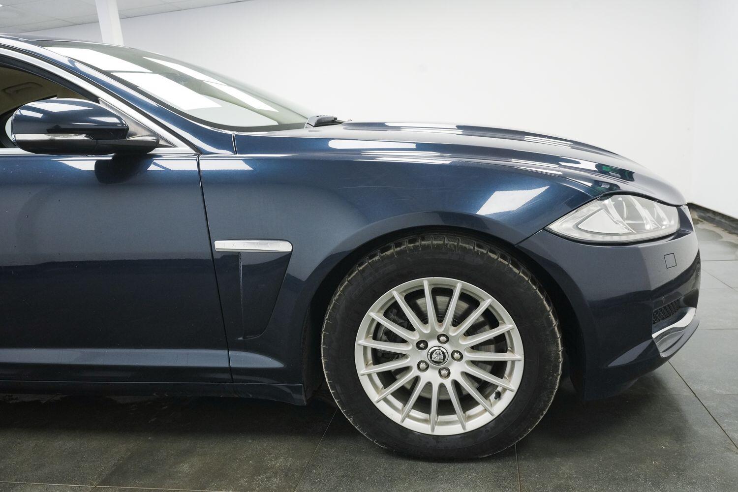 Jaguar XF view 5