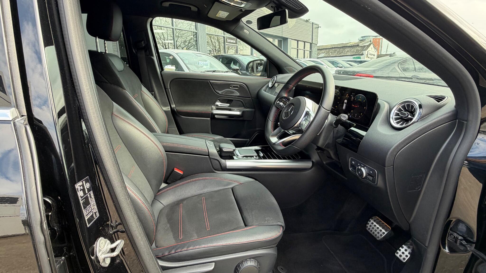 Mercedes-Benz Gla view 14