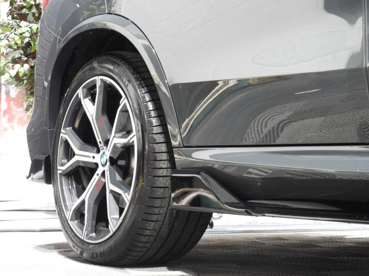 BMW X5 view 32