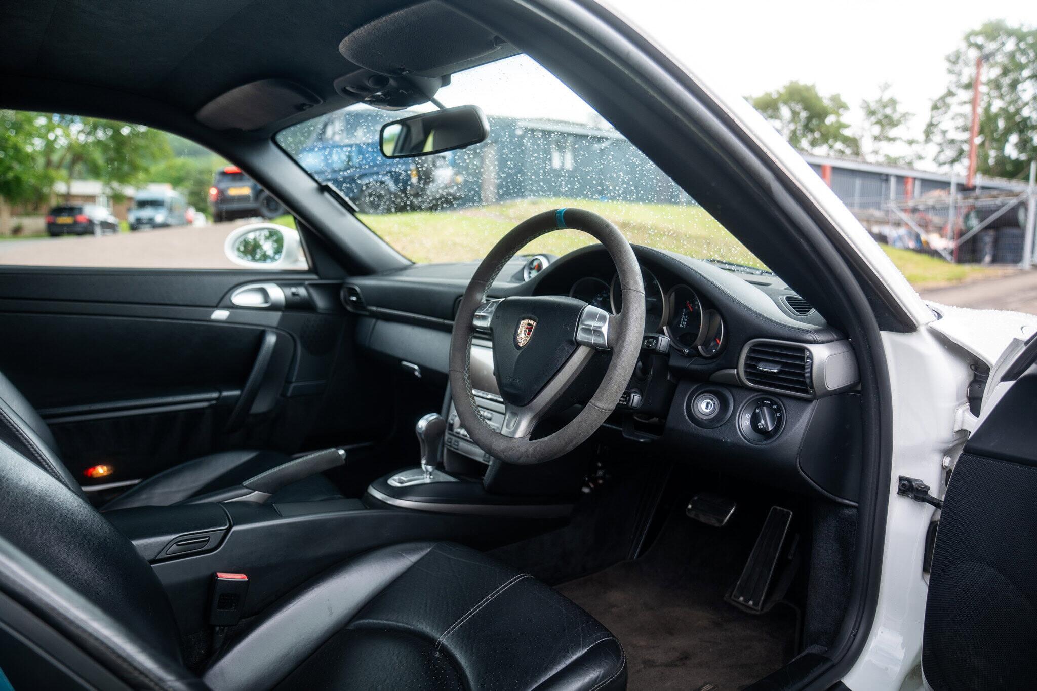 Porsche 911 view 20