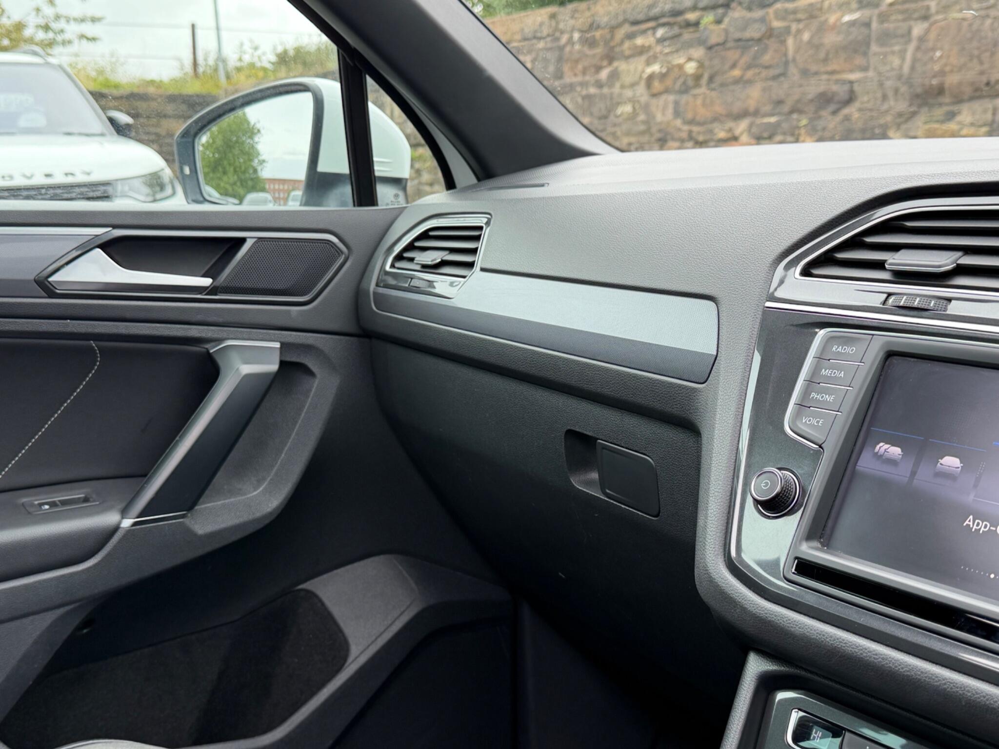 Volkswagen Tiguan view 52