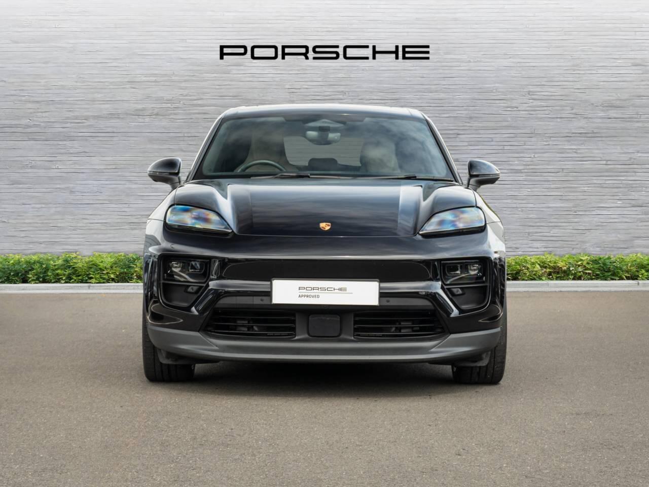 Porsche Macan view 6