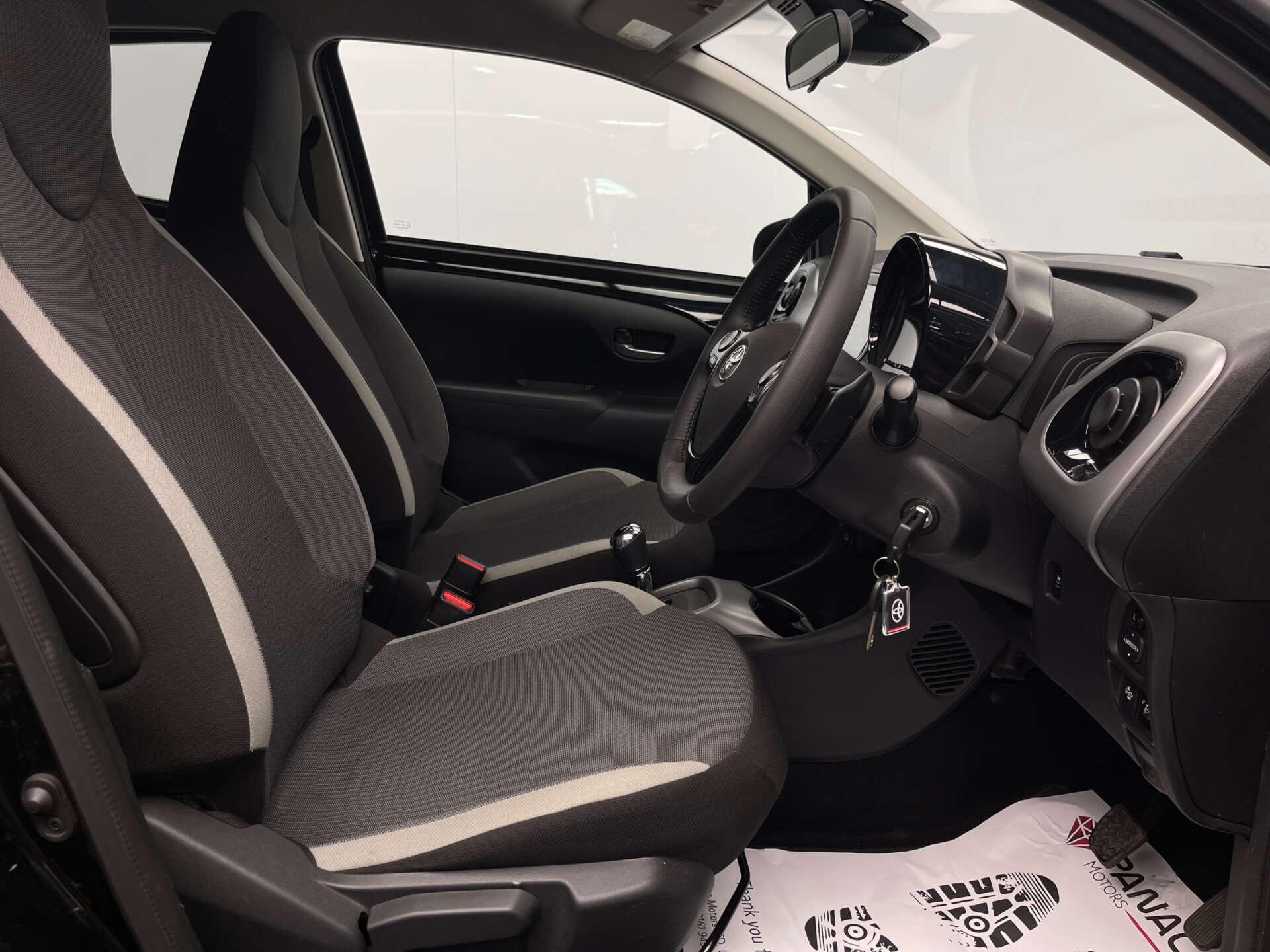 Toyota Aygo view 9