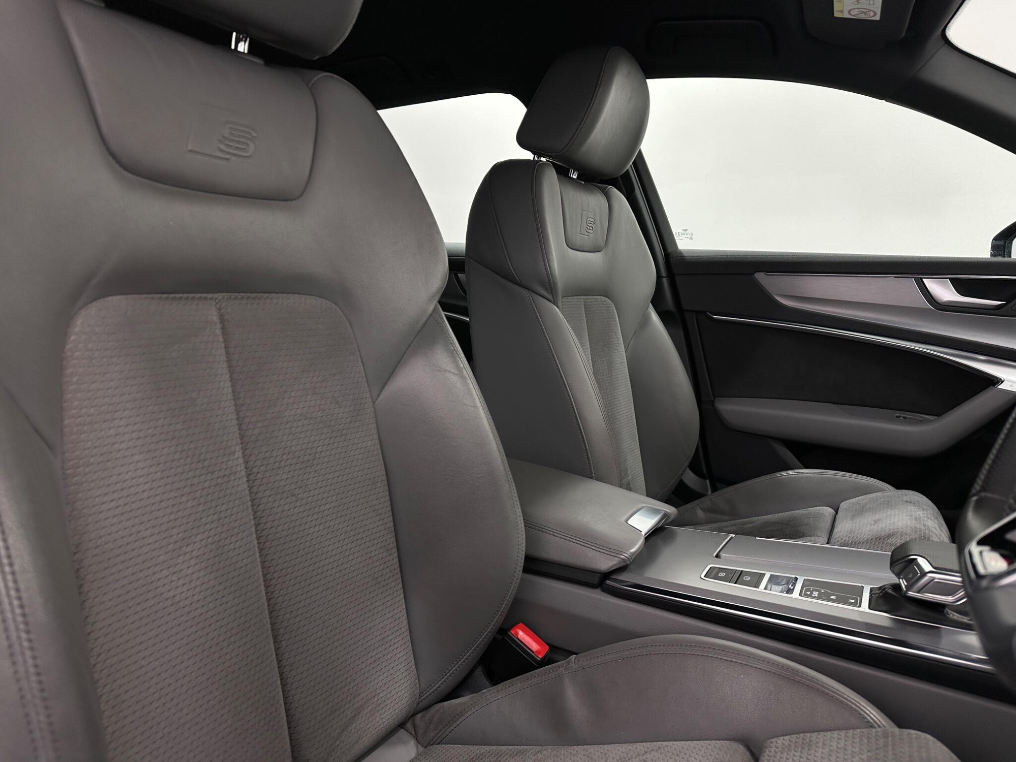 Audi A6 view 33