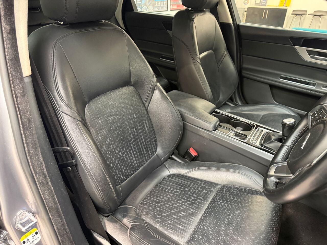 Jaguar XF view 31
