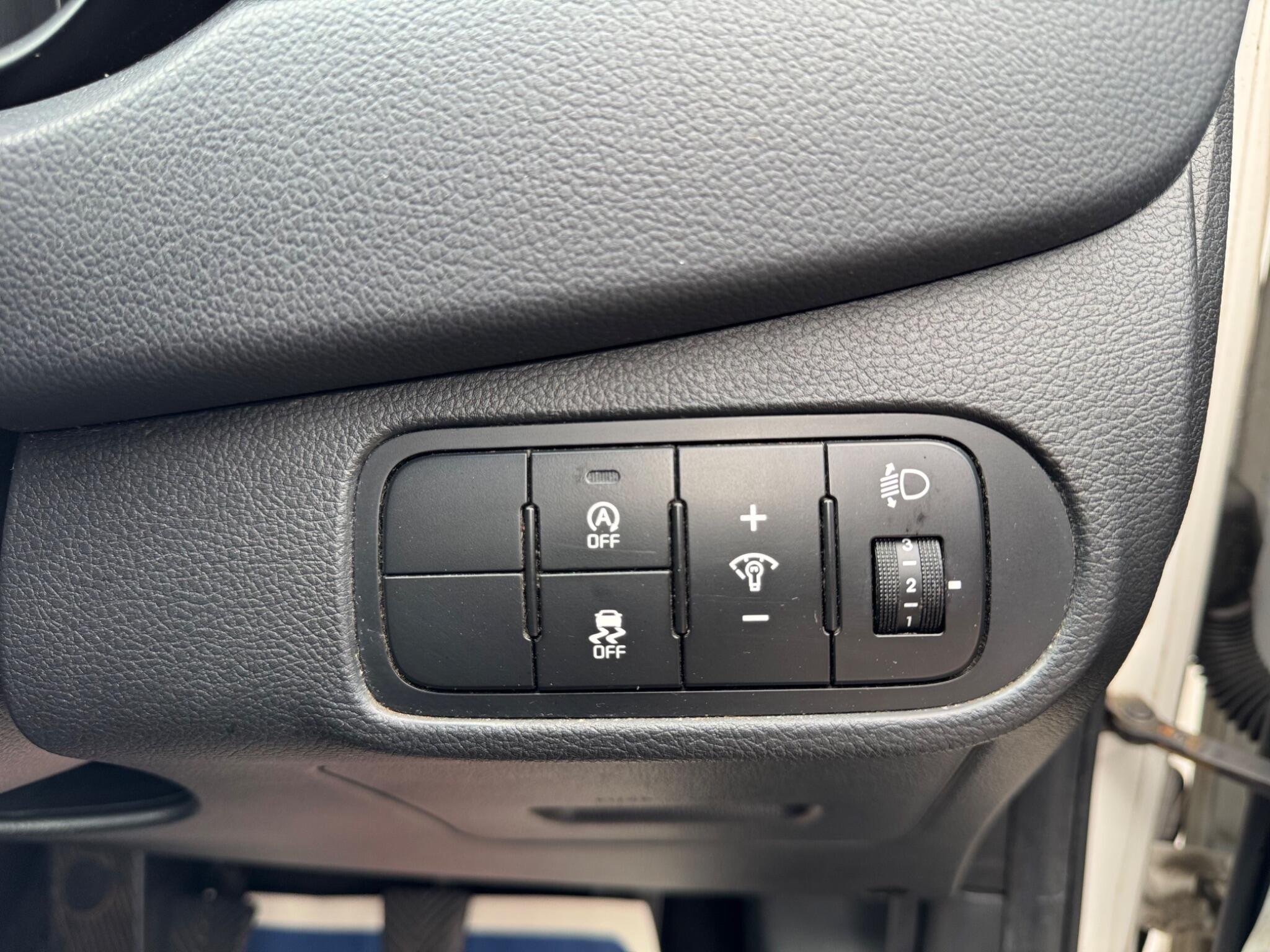 Kia Carens view 20