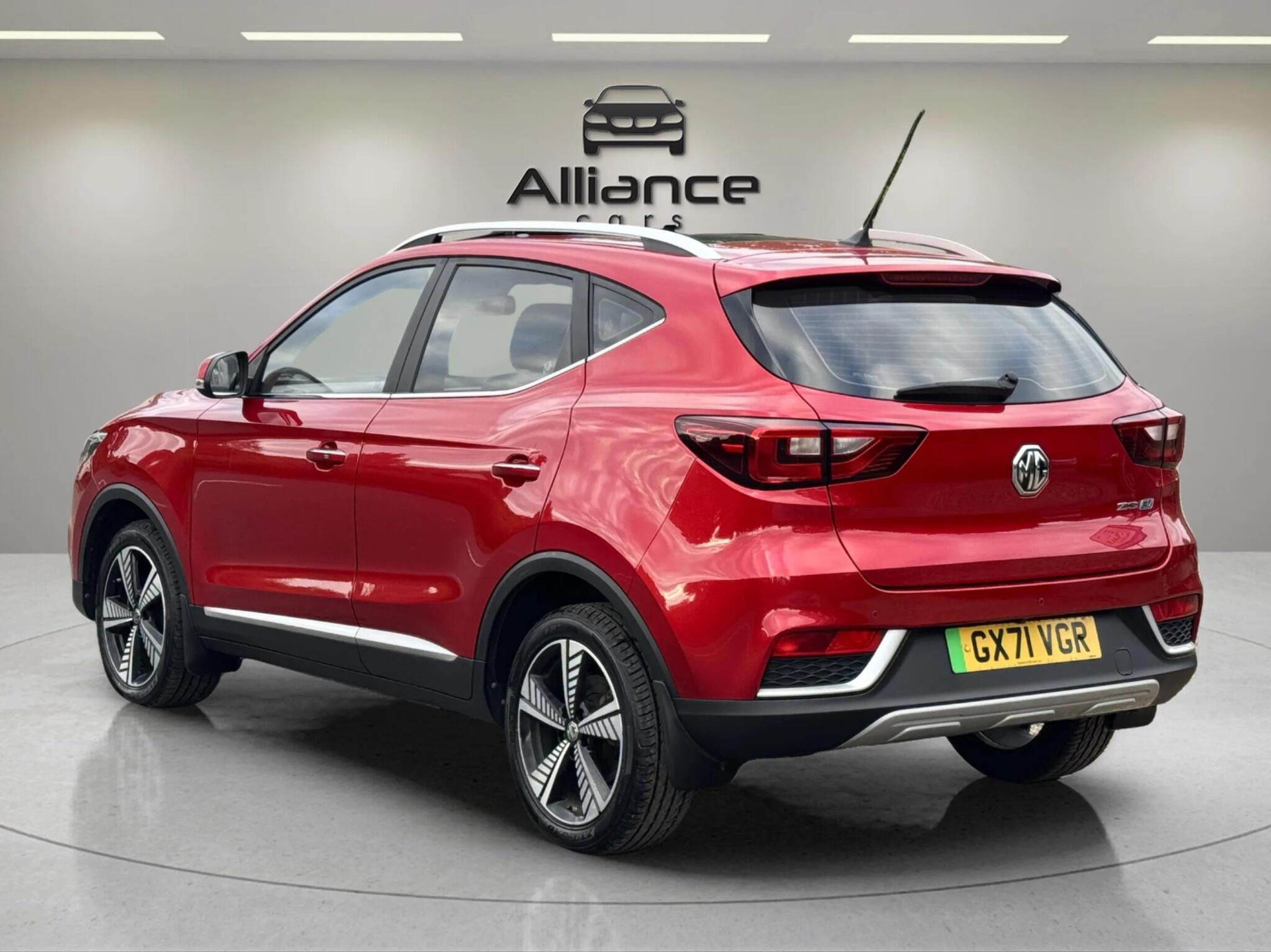 MG ZS view 3