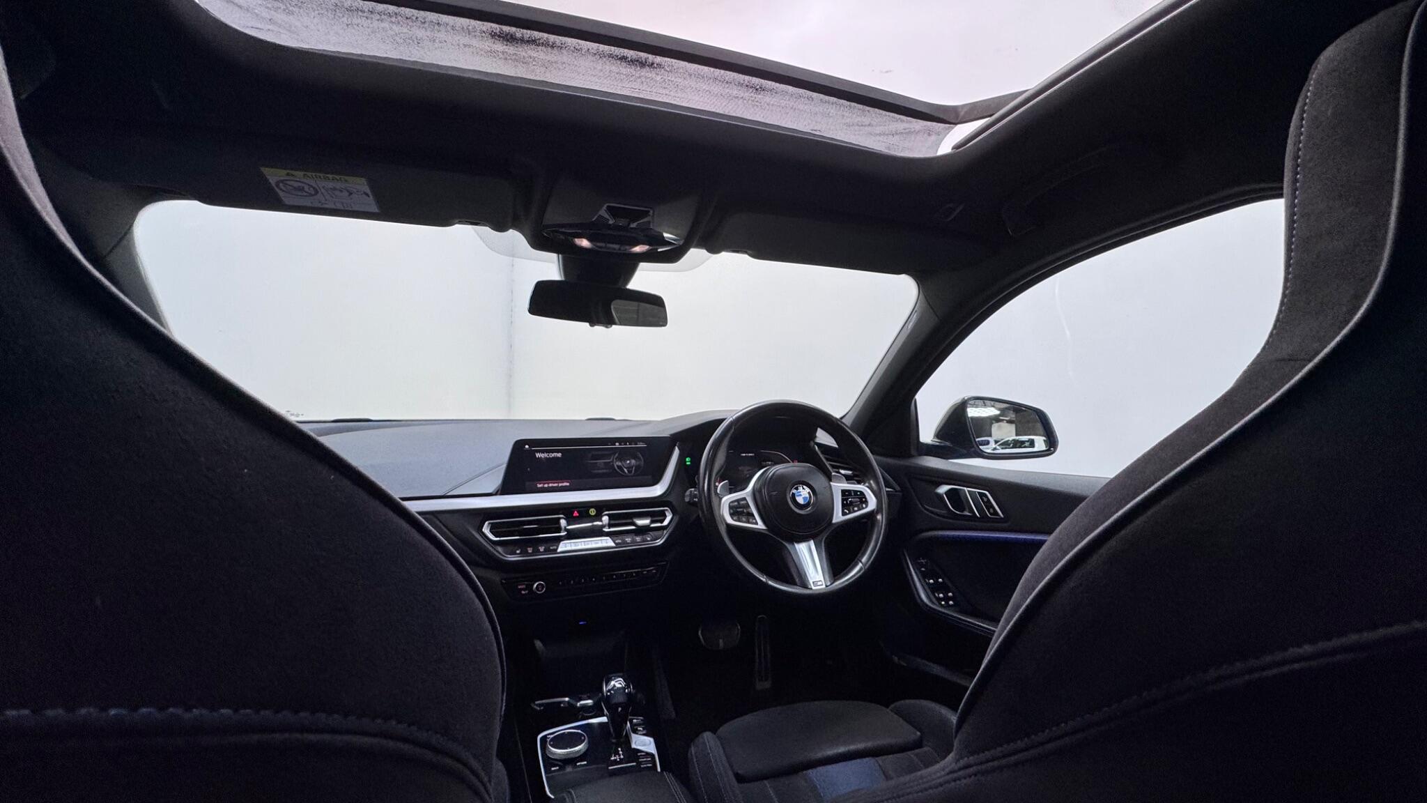 BMW 1 Series view 21