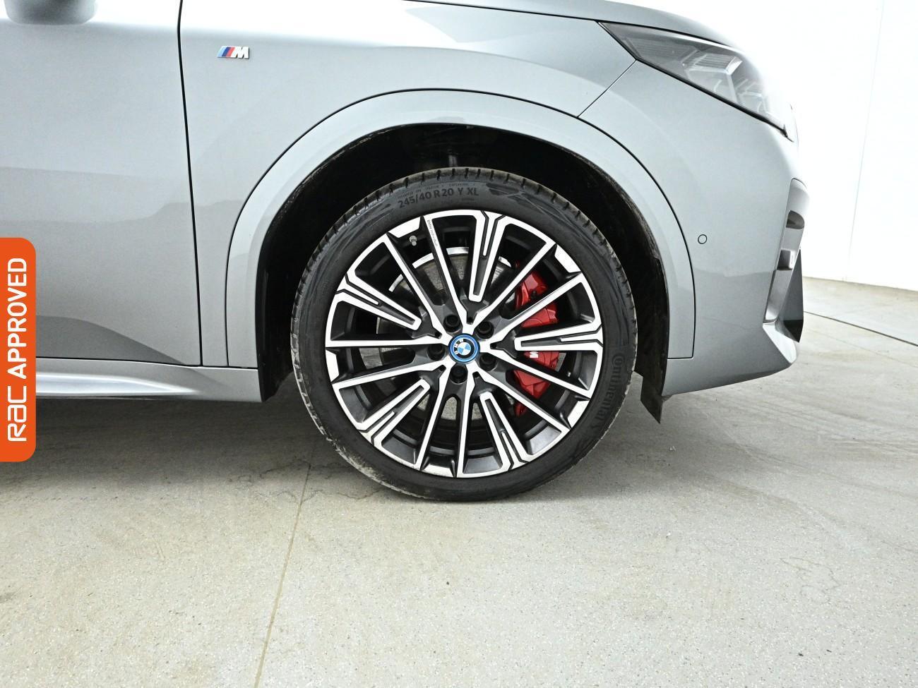 BMW Ix2 view 32