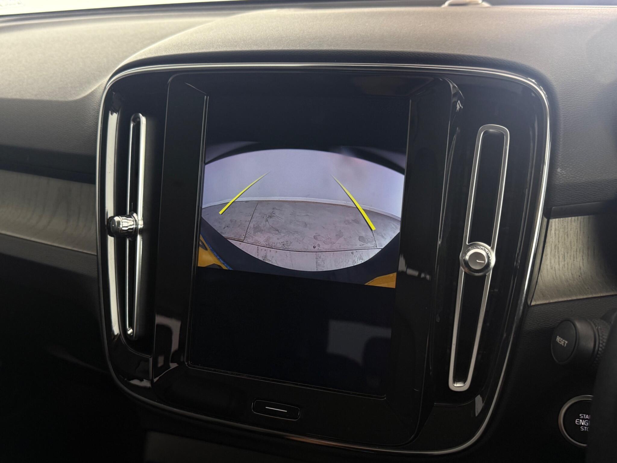 Volvo XC40 view 29