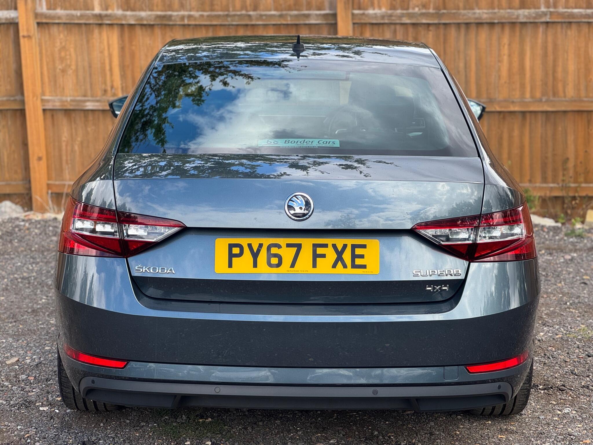 Skoda Superb view 10