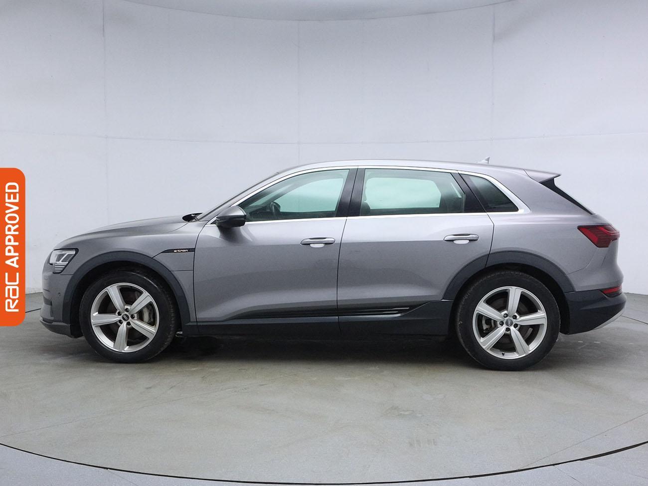 Audi E-Tron view 34