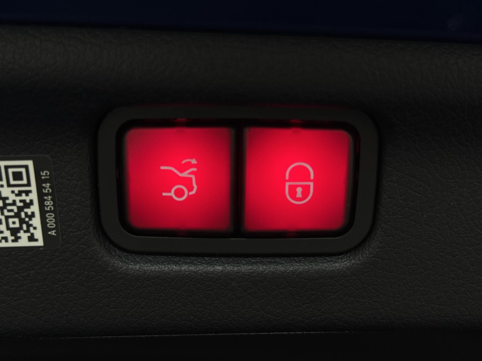 Mercedes-Benz C Class view 65