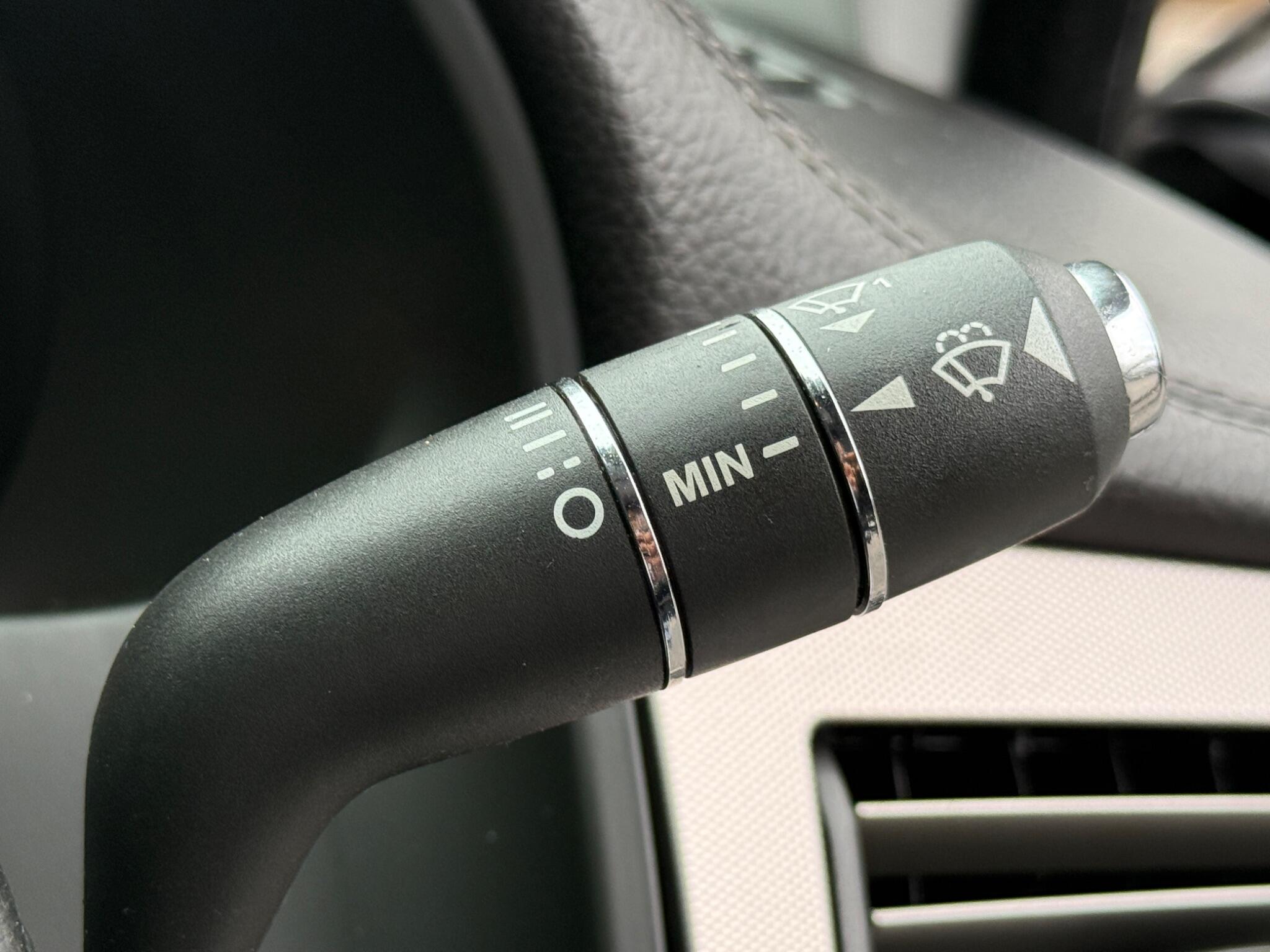 Jaguar XF - Image 62