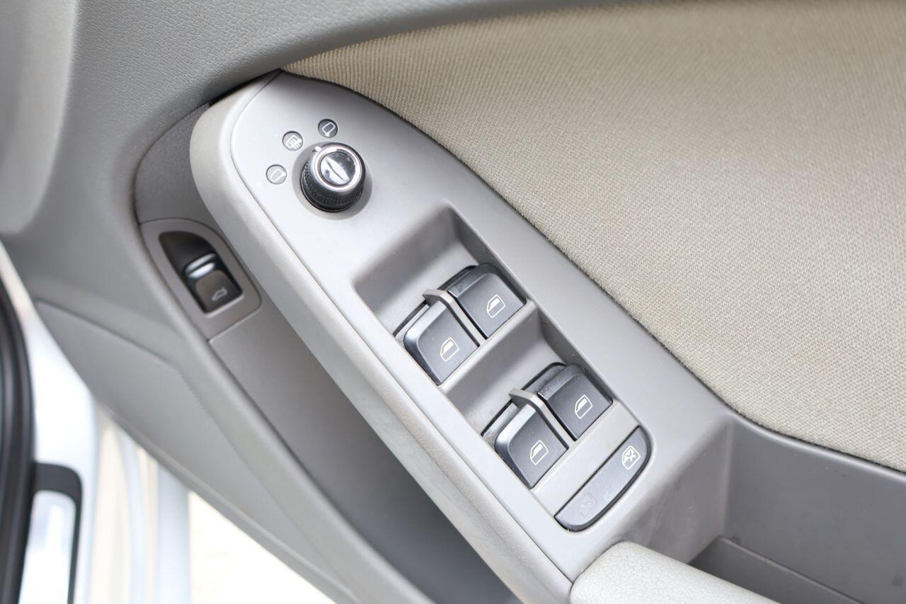 Audi A4 view 14