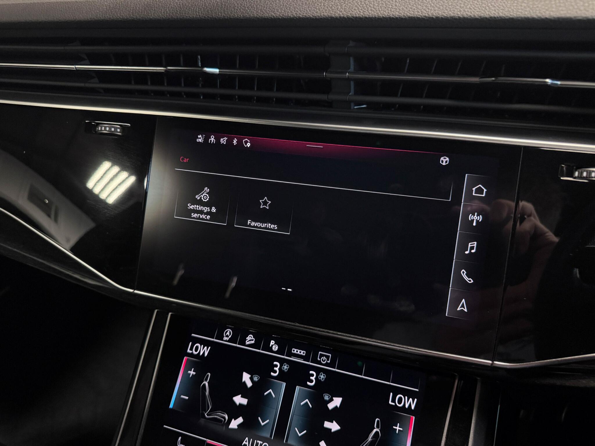 Audi Q8 view 52