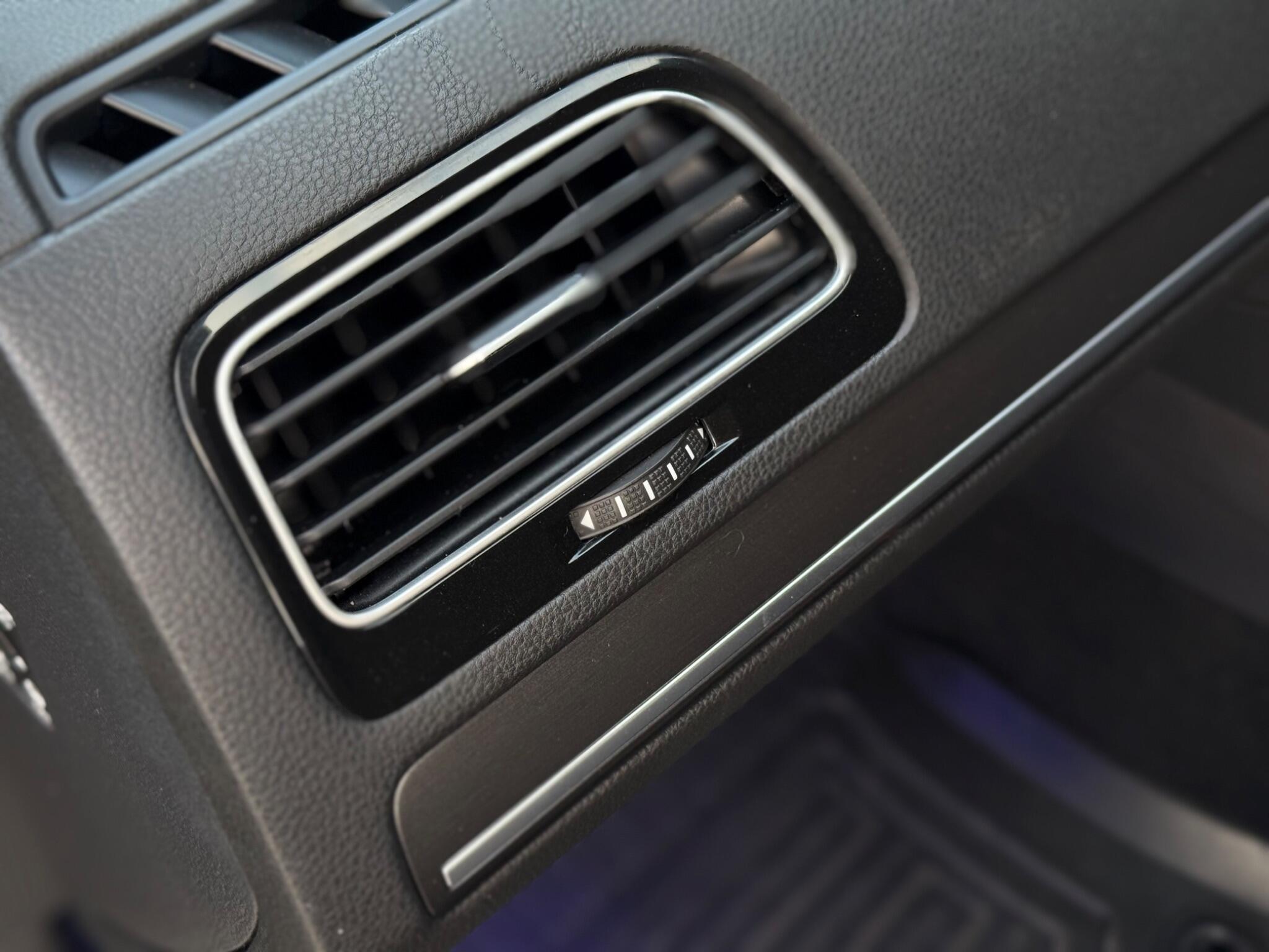 Volkswagen Golf view 26